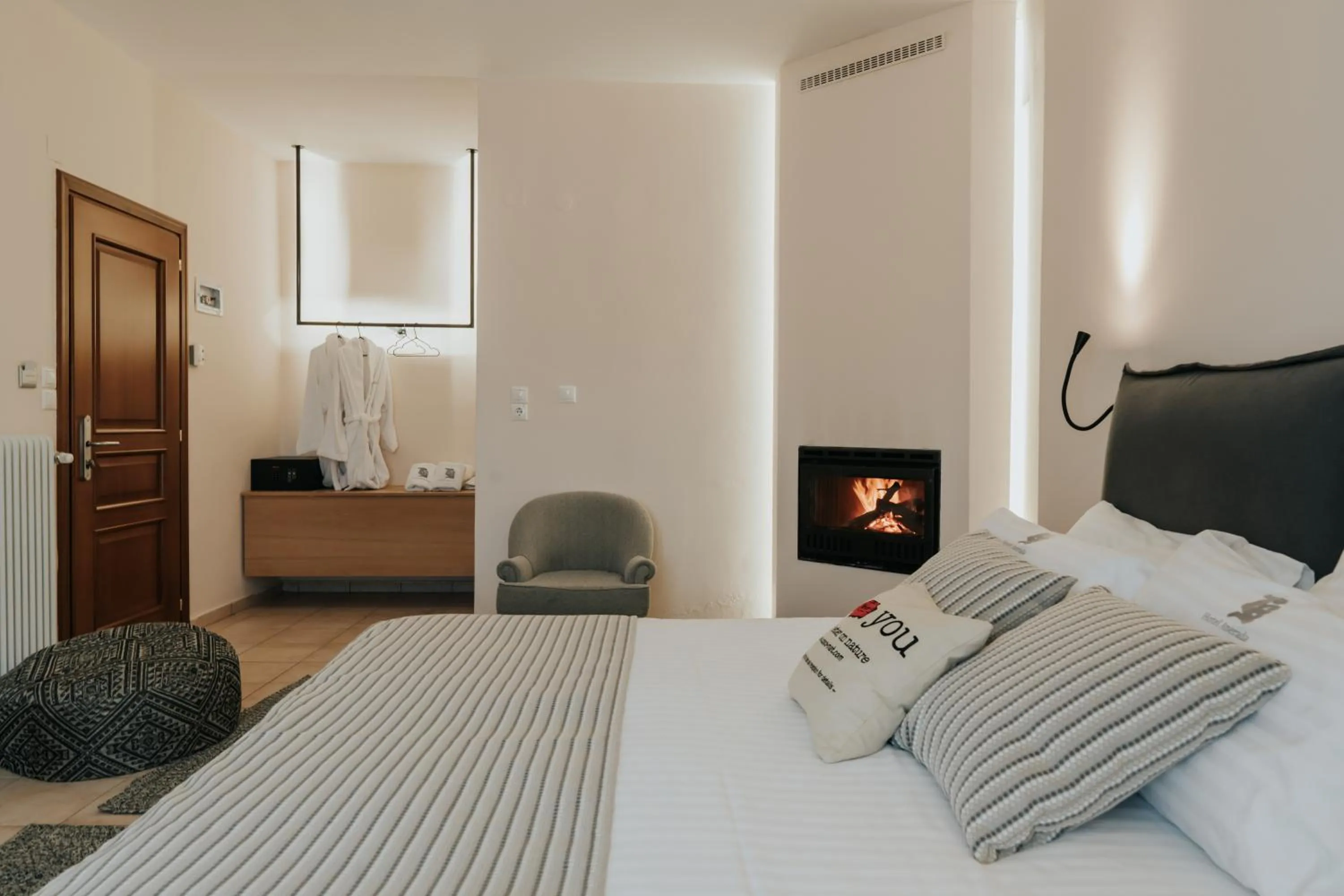 TV and multimedia, Bed in Anerada Hotel