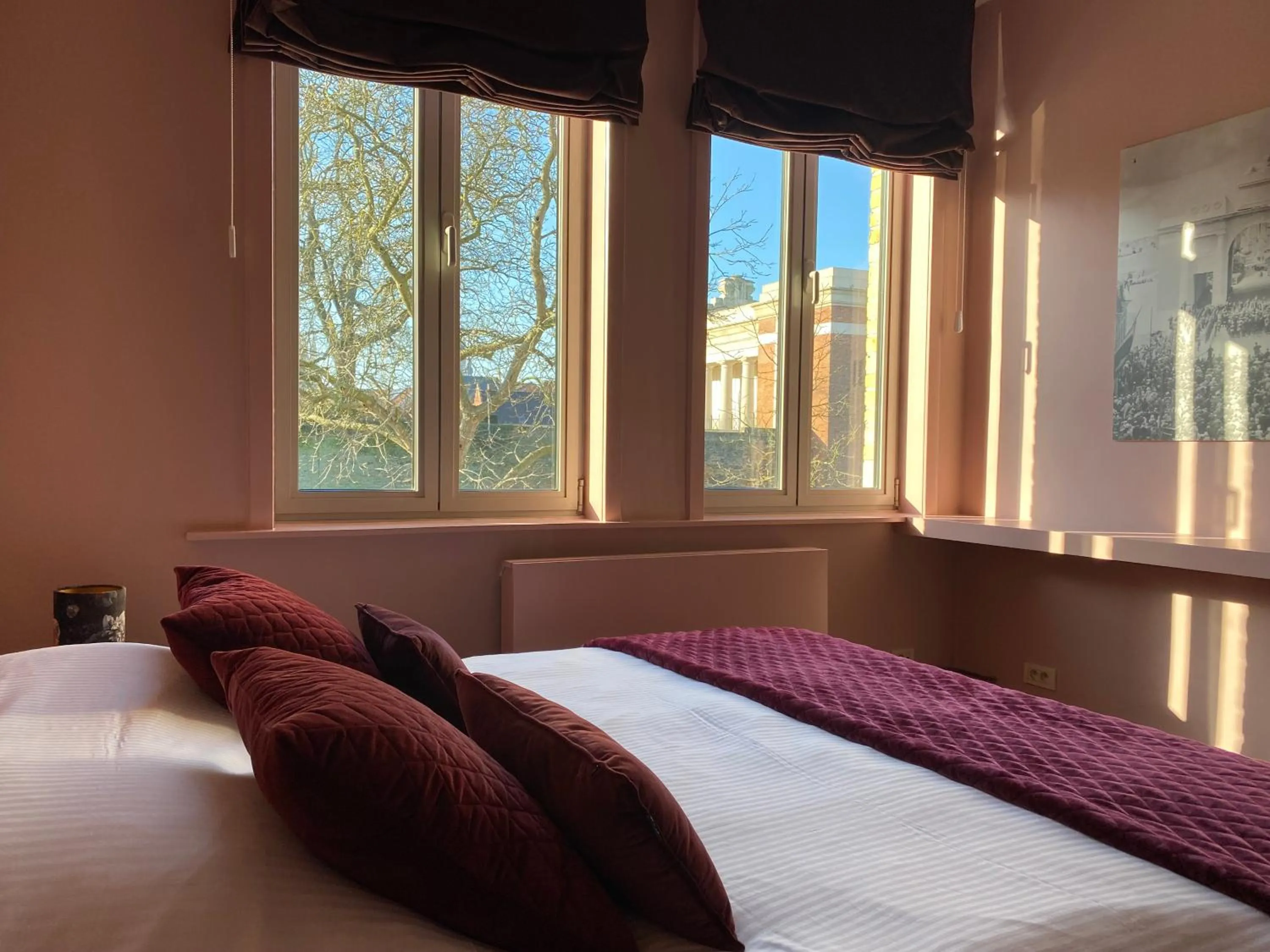 Bedroom, Bed in Menin Gate House