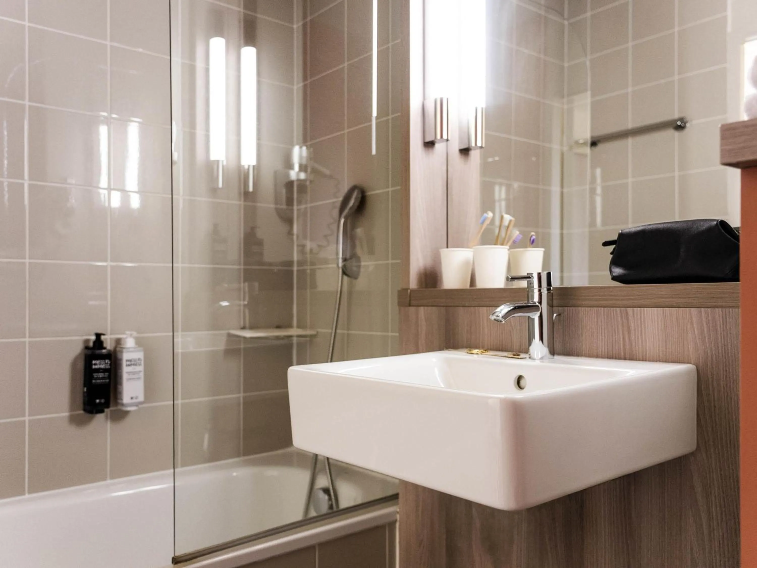 Bedroom in ibis Styles Versailles Saint Quentin en Yvelines