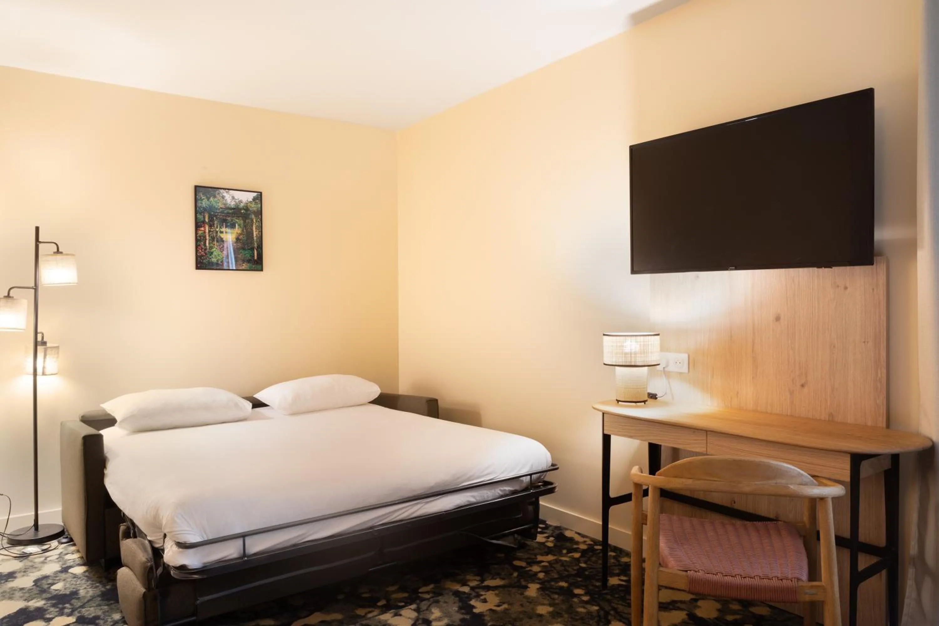 Bedroom, Bed in ibis Styles Versailles Saint Quentin en Yvelines