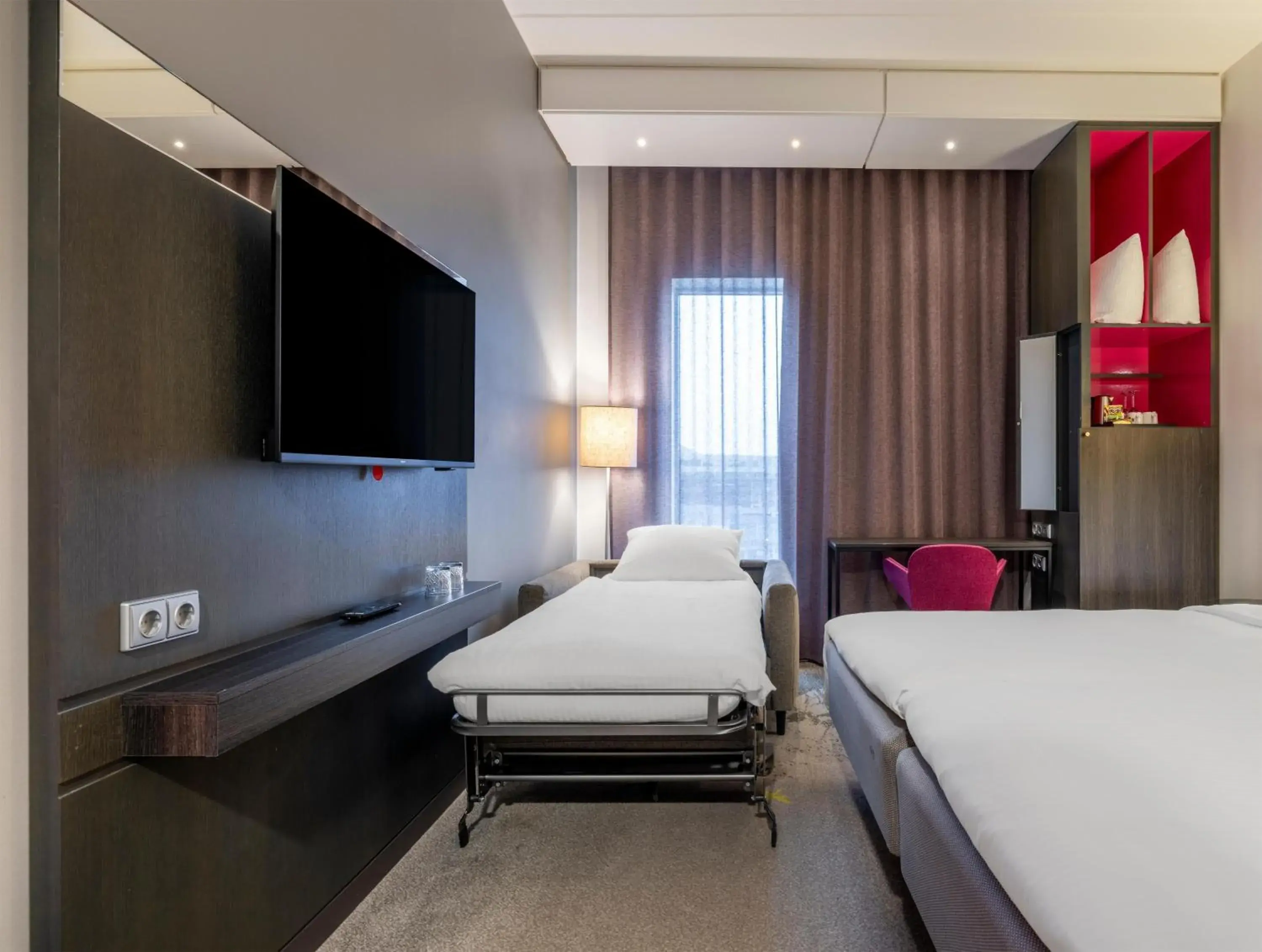 Standard Triple Room in Radisson Blu Hotel Uppsala Standard Triple Room in Radisson Blu Hotel Uppsala