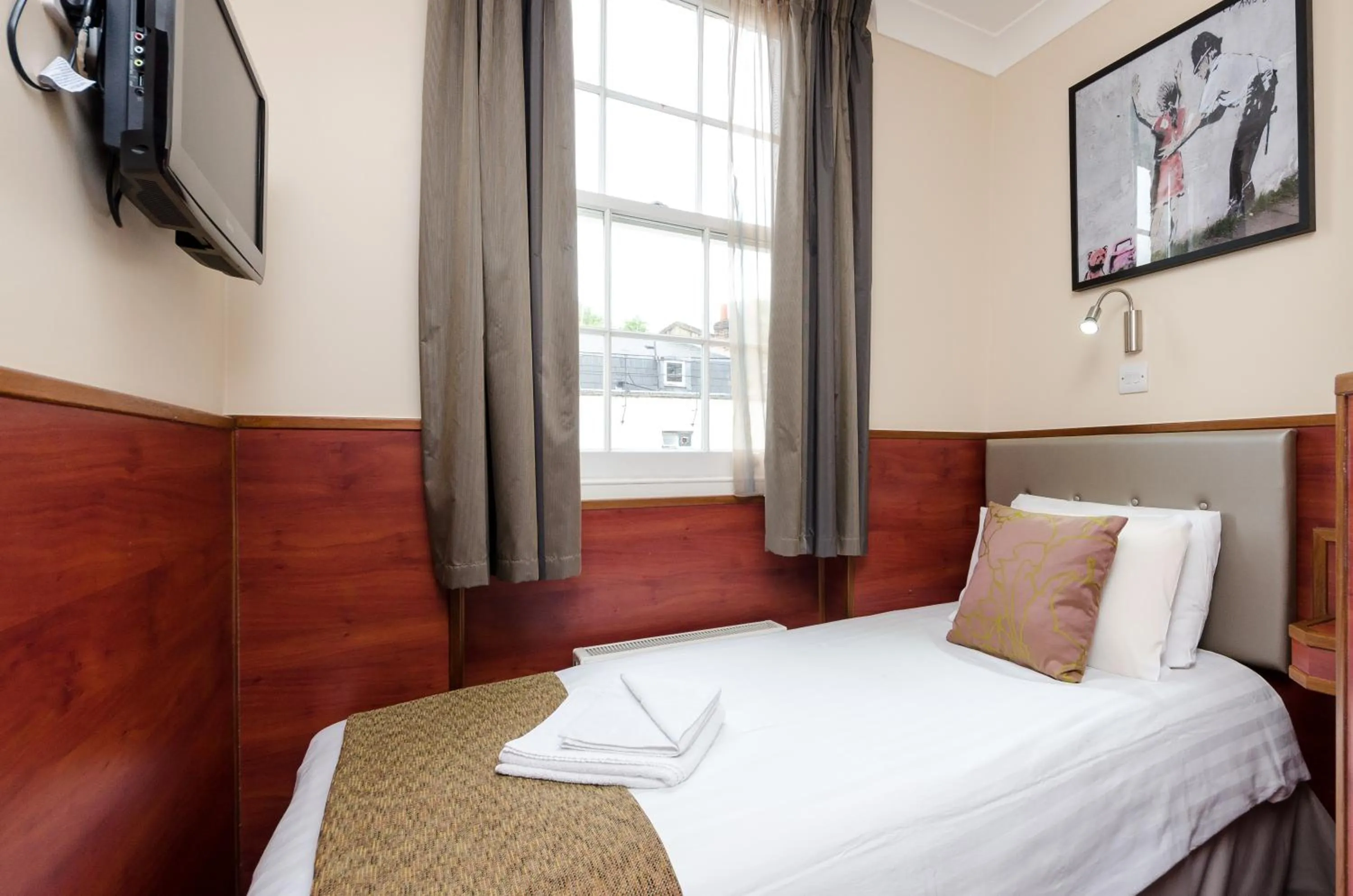 Bedroom, Bed in Wardonia Hotel Kings Cross