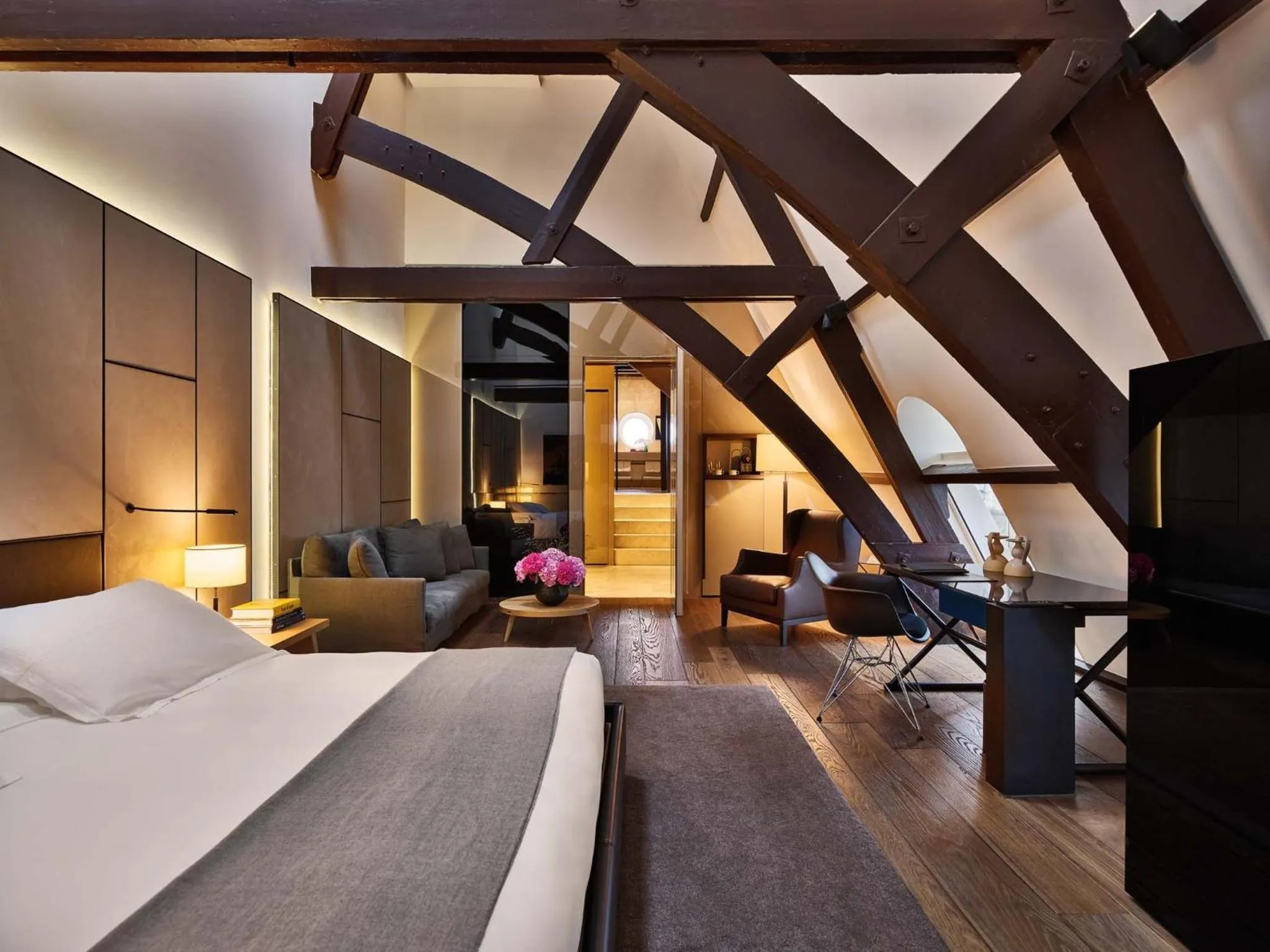 Bedroom, Bed in Conservatorium Hotel - Operated by Mandarin Oriental
