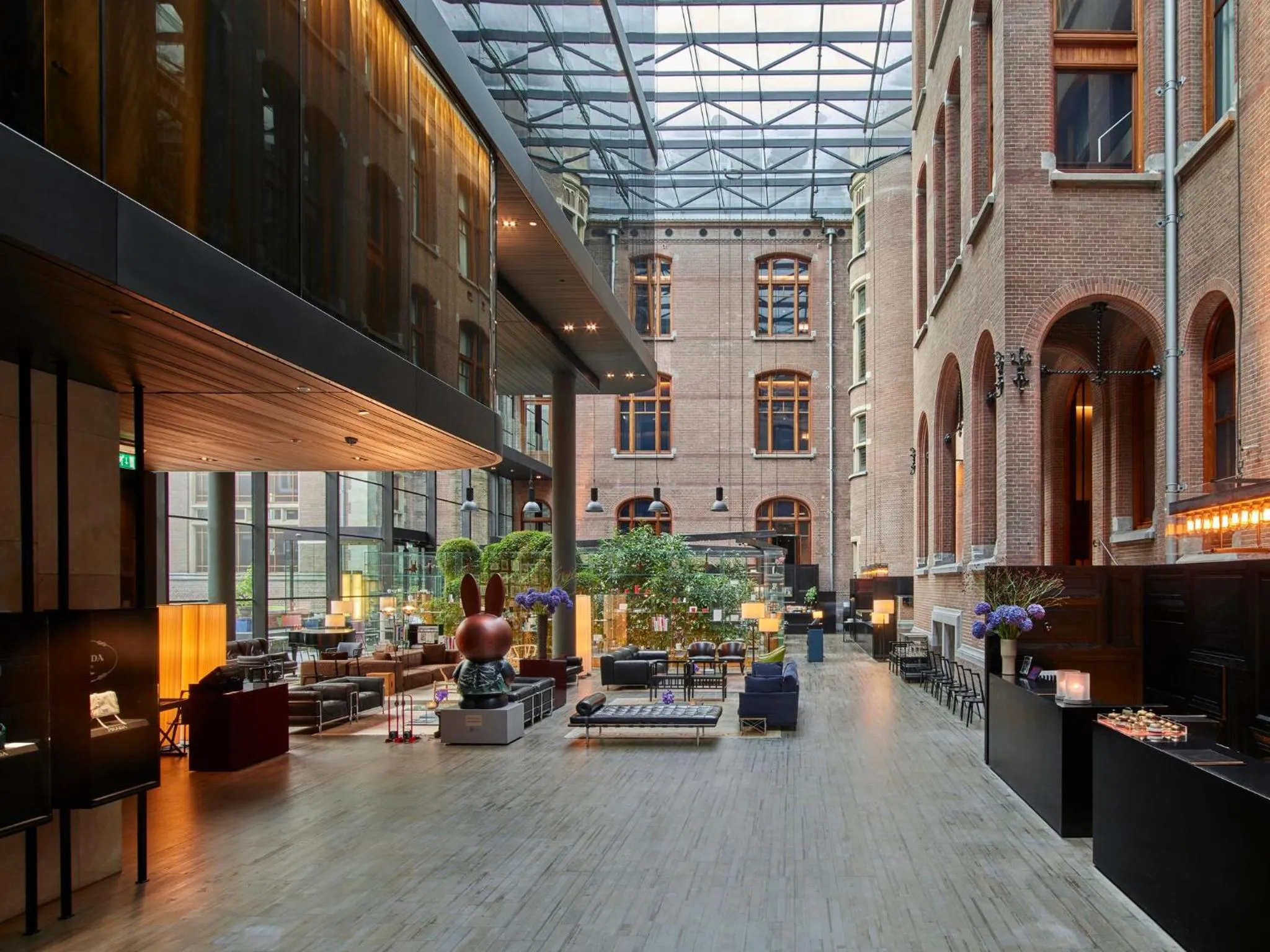 Lobby or reception in Conservatorium Hotel - Operated by Mandarin Oriental