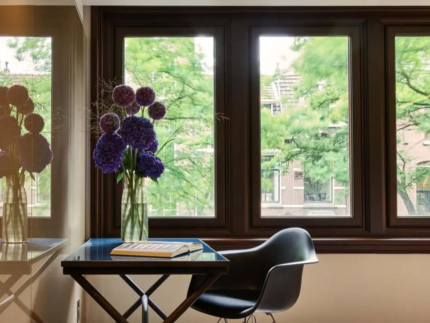 Deluxe Room in Conservatorium Hotel - Operated by Mandarin Oriental Deluxe Room in Conservatorium Hotel - Operated by Mandarin Oriental