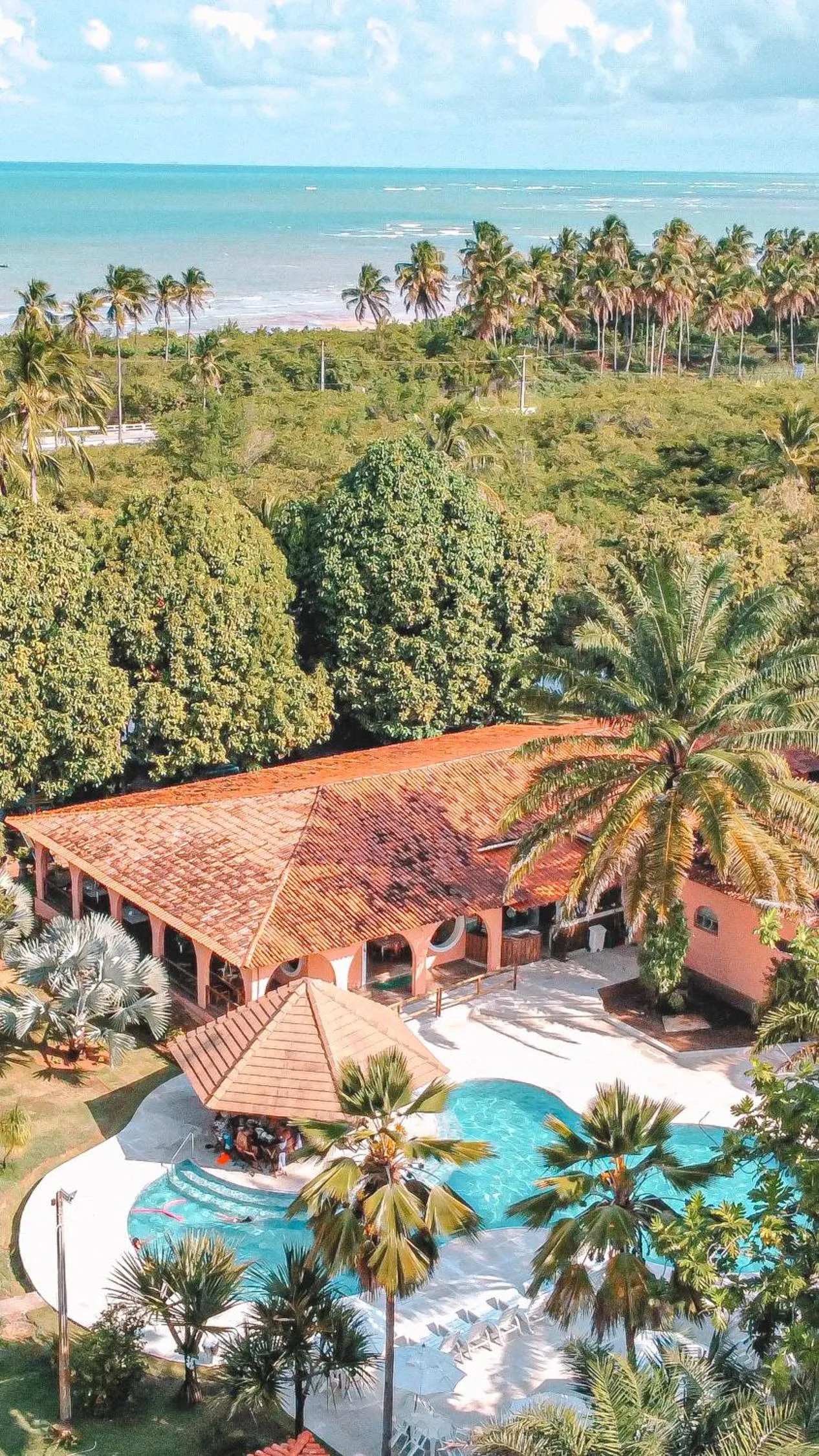 Swimming pool in Eco Pousada Paraíso dos Coqueirais