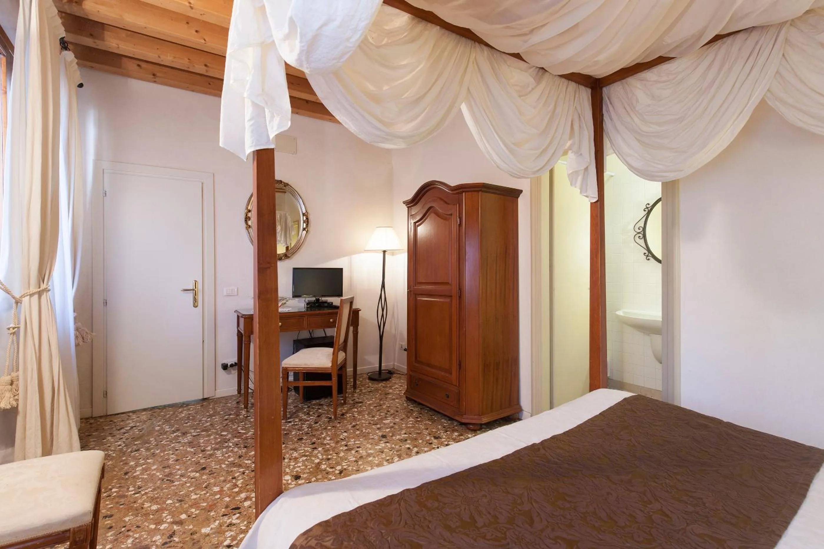 Bed in B&B Al Palazzetto