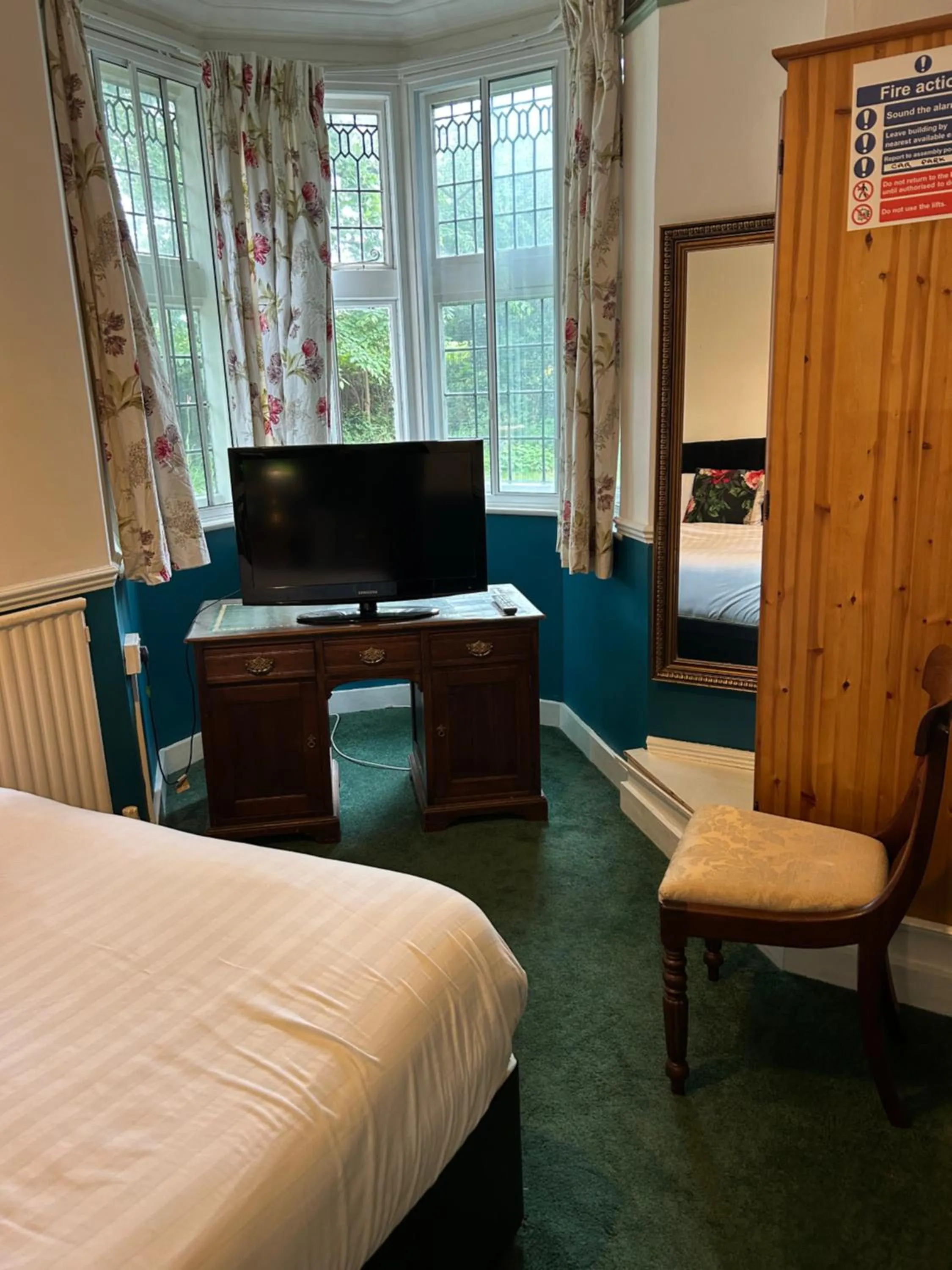 Bed in Barons Court Hotel