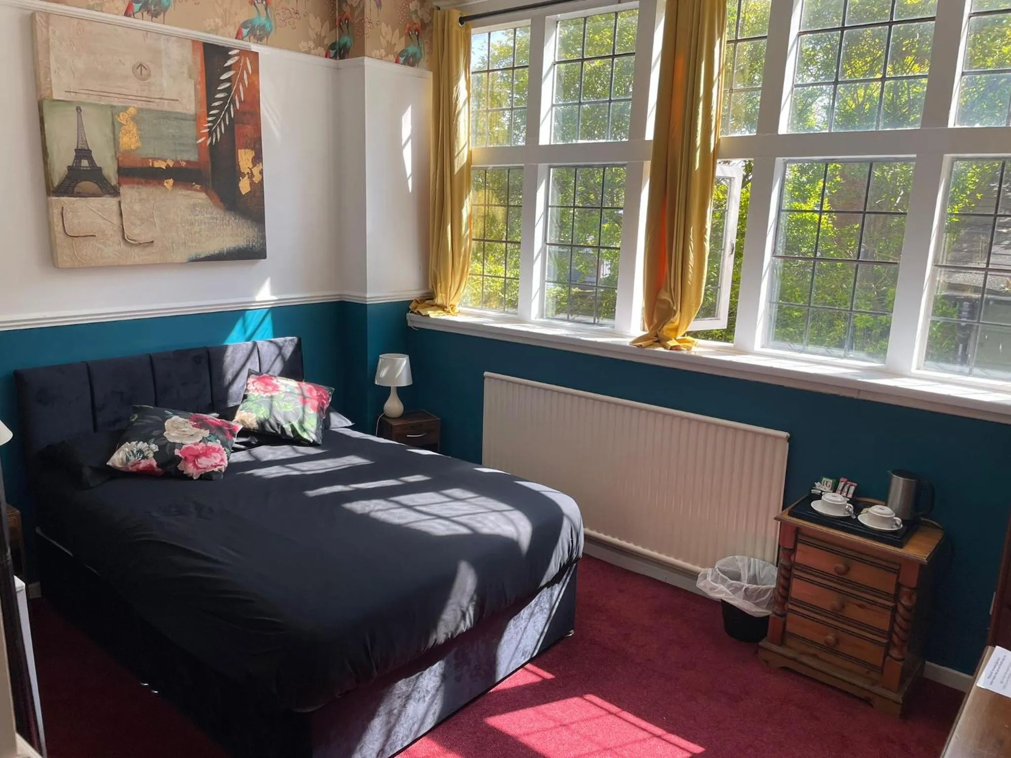 Bed in Barons Court Hotel