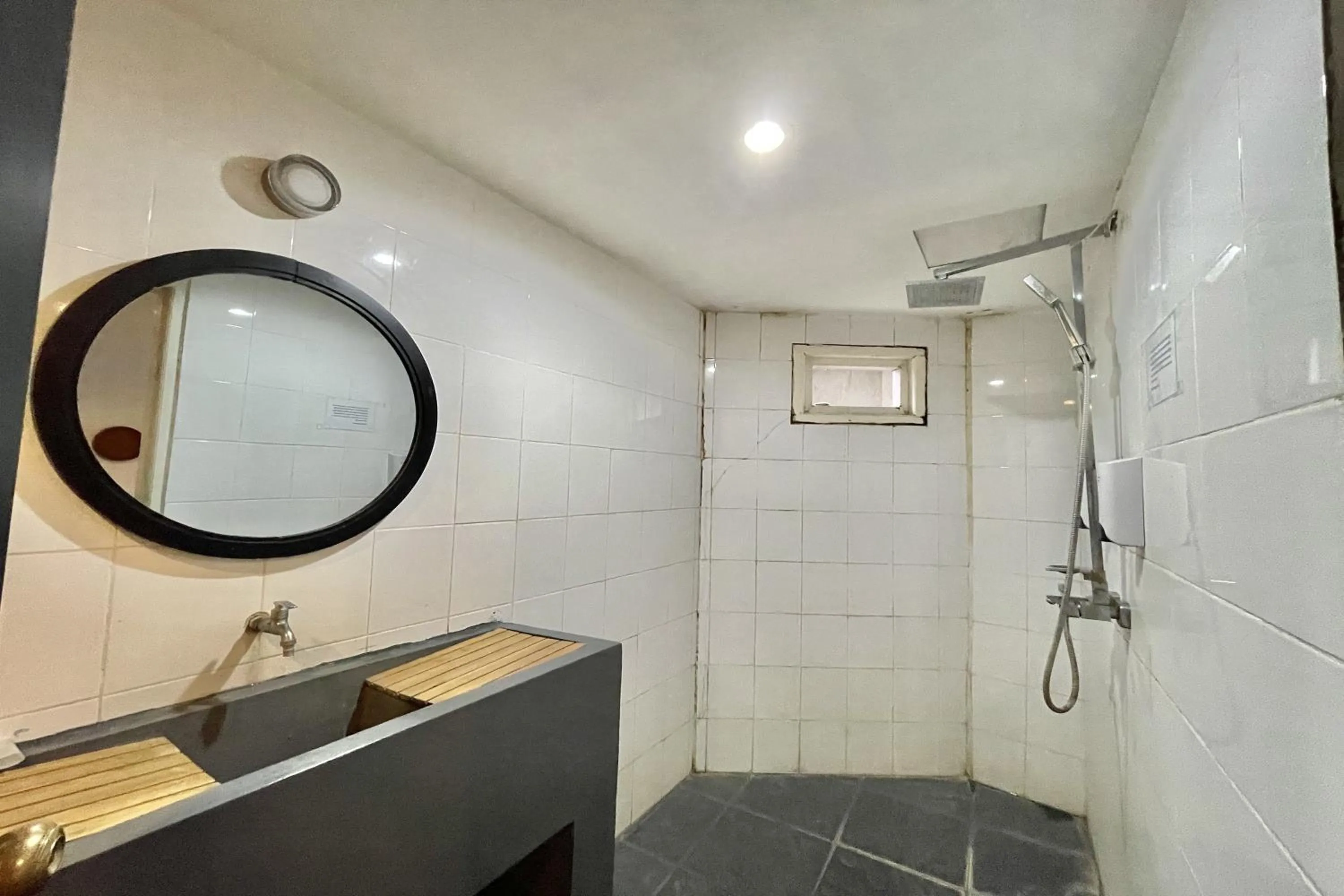 Bathroom in Taman Unique Hotel Senggigi