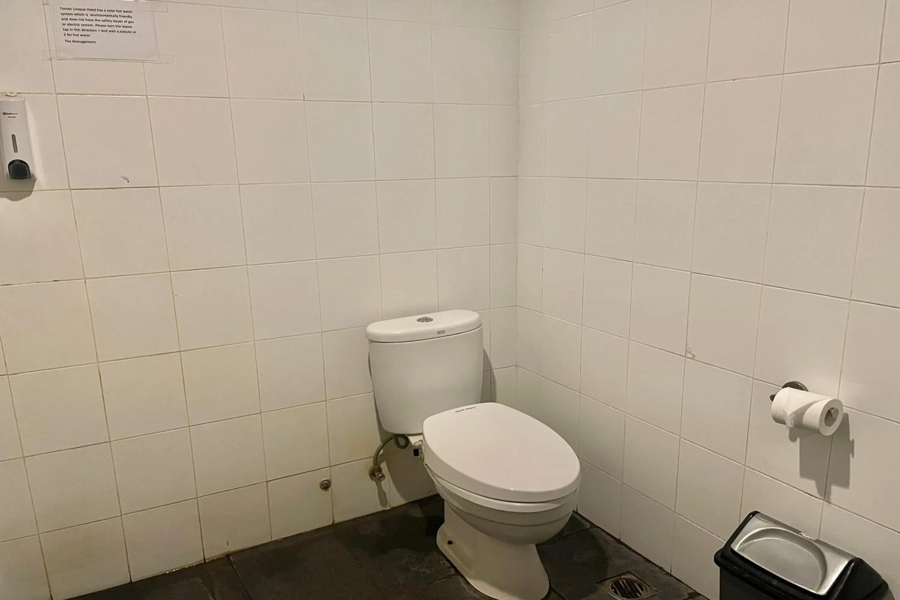 Bathroom in Taman Unique Hotel Senggigi