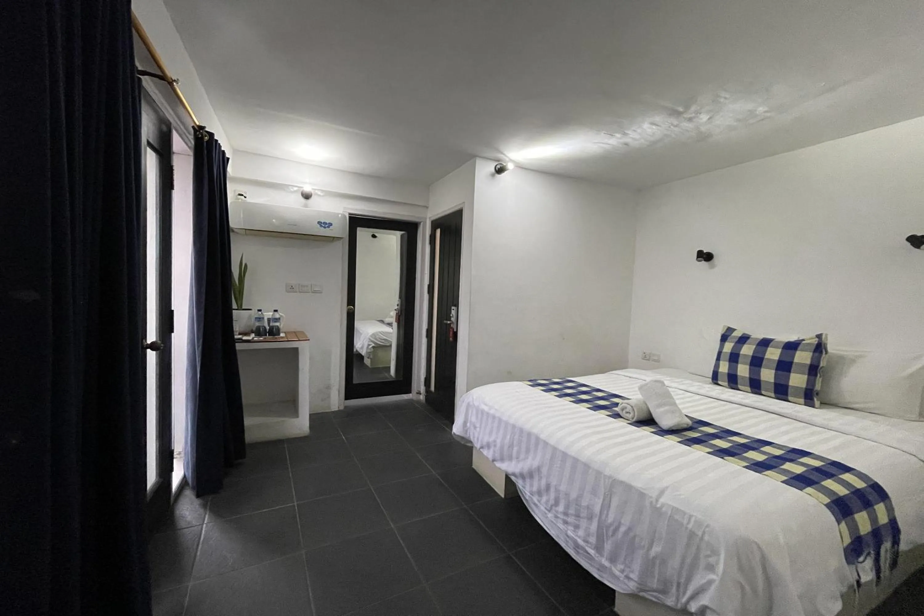 Bedroom, Bed in Taman Unique Hotel Senggigi