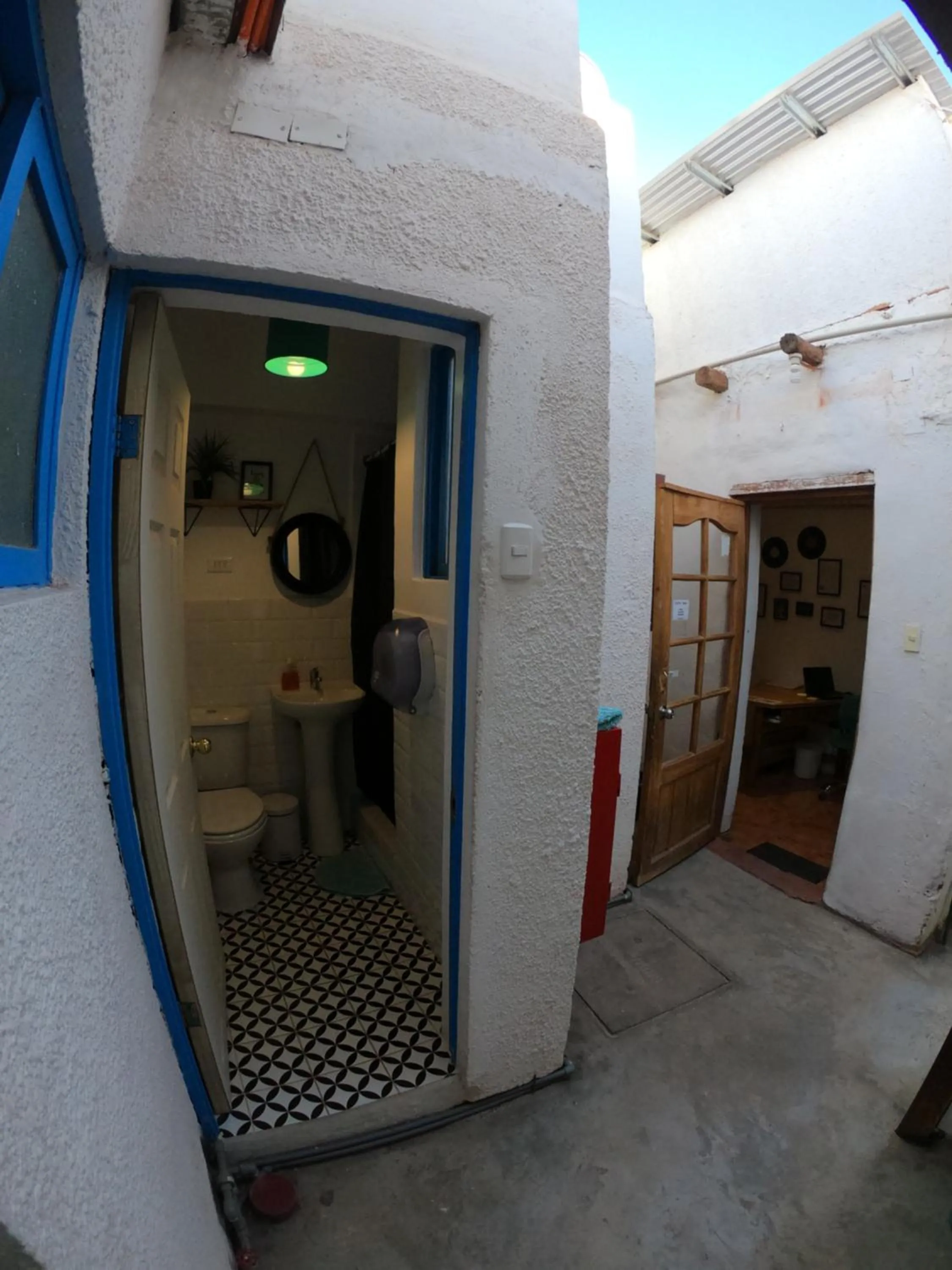 Public Bath in Rey Lagarto Hostel