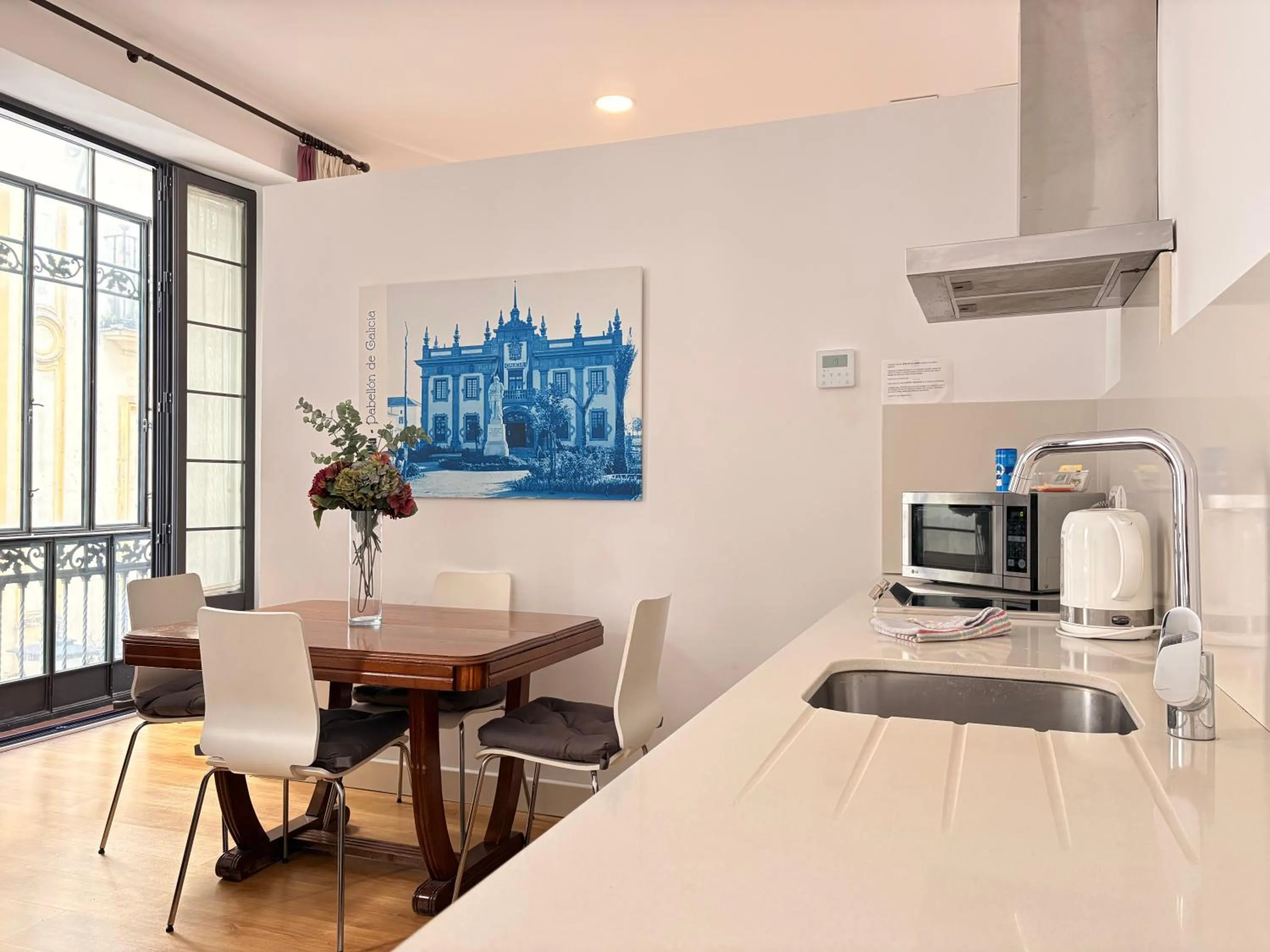 Kitchen or kitchenette in Life Apartments Alberto Lista