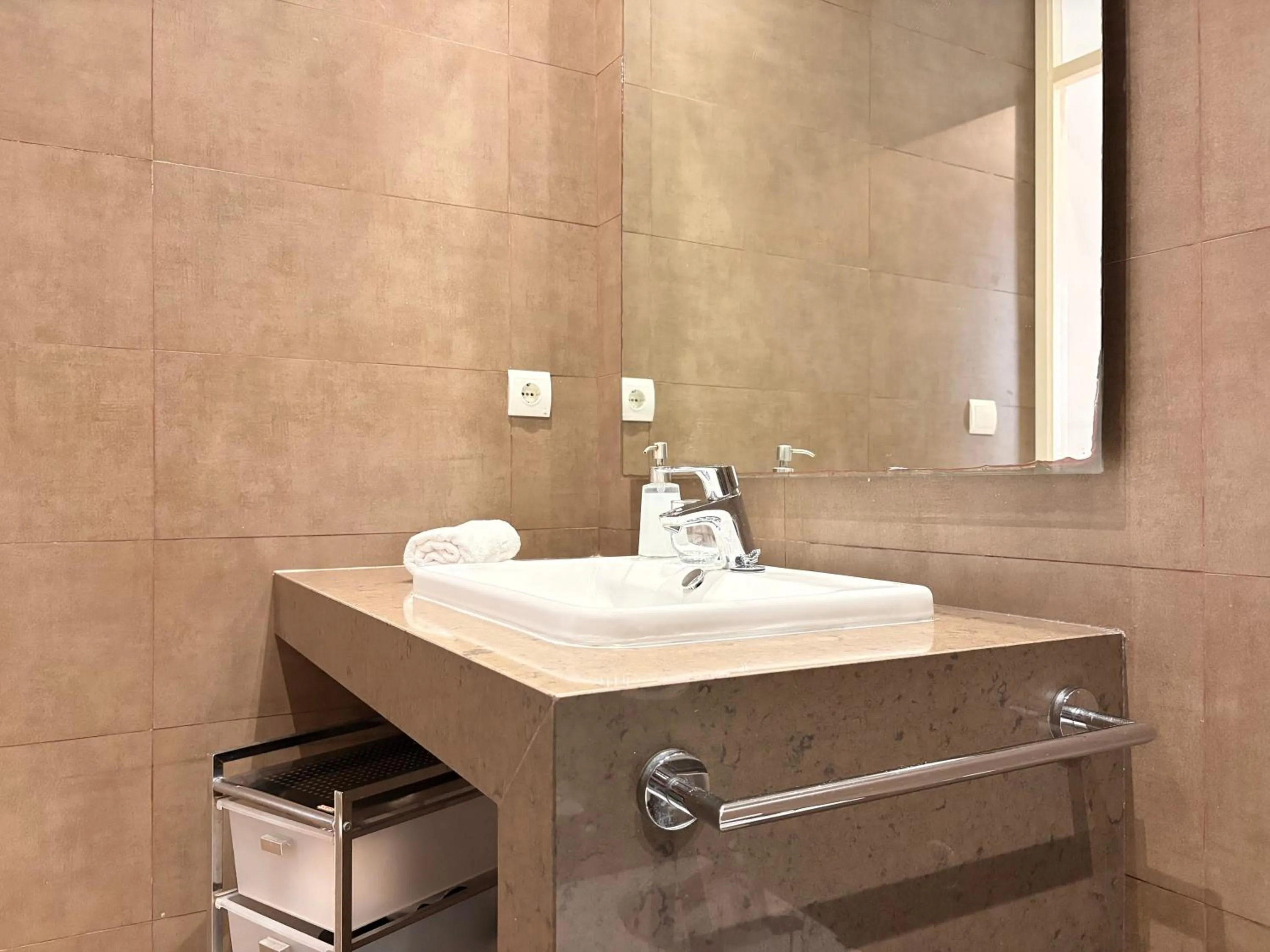 Bathroom in Life Apartments Alberto Lista