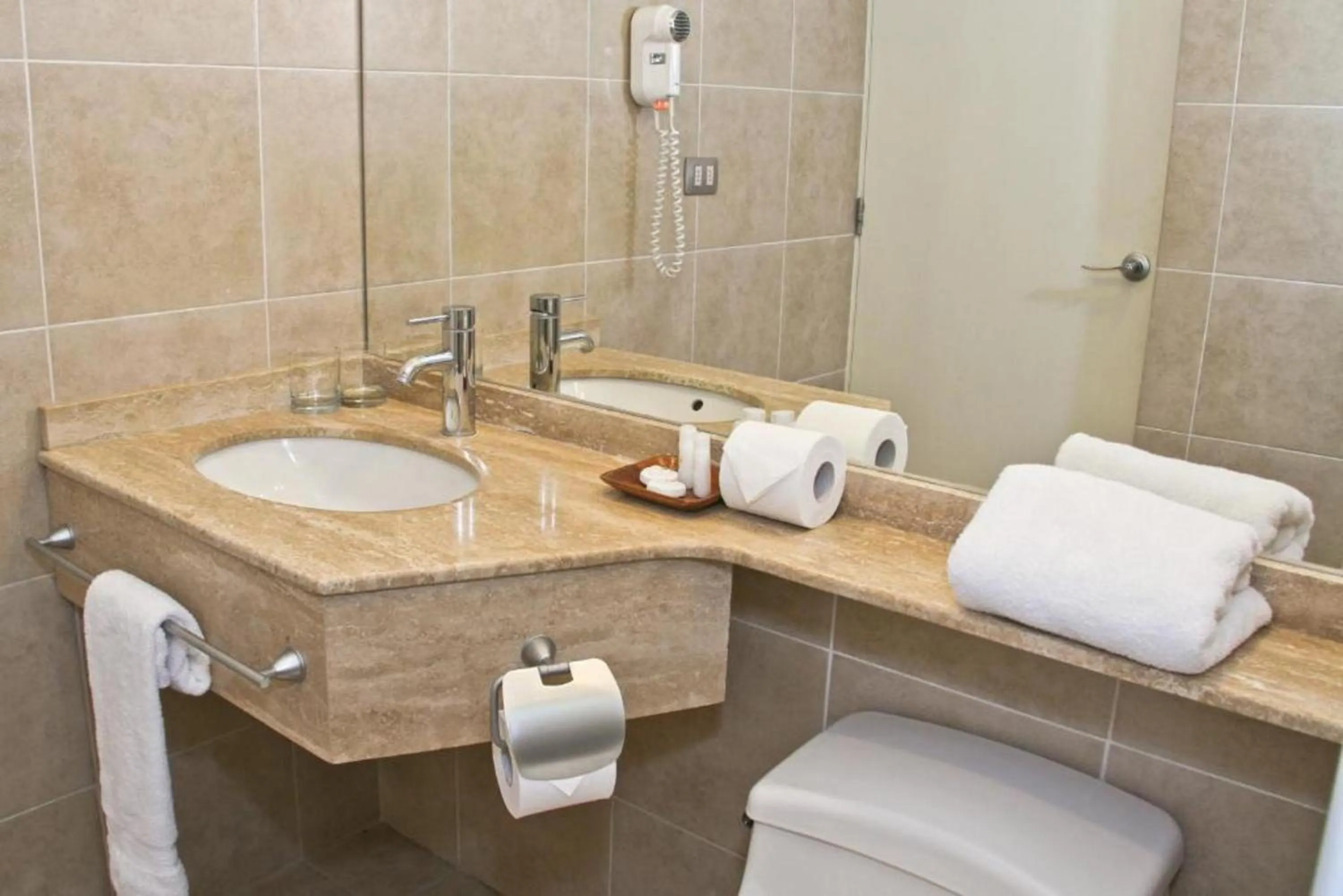 Bathroom in Hotel Limari