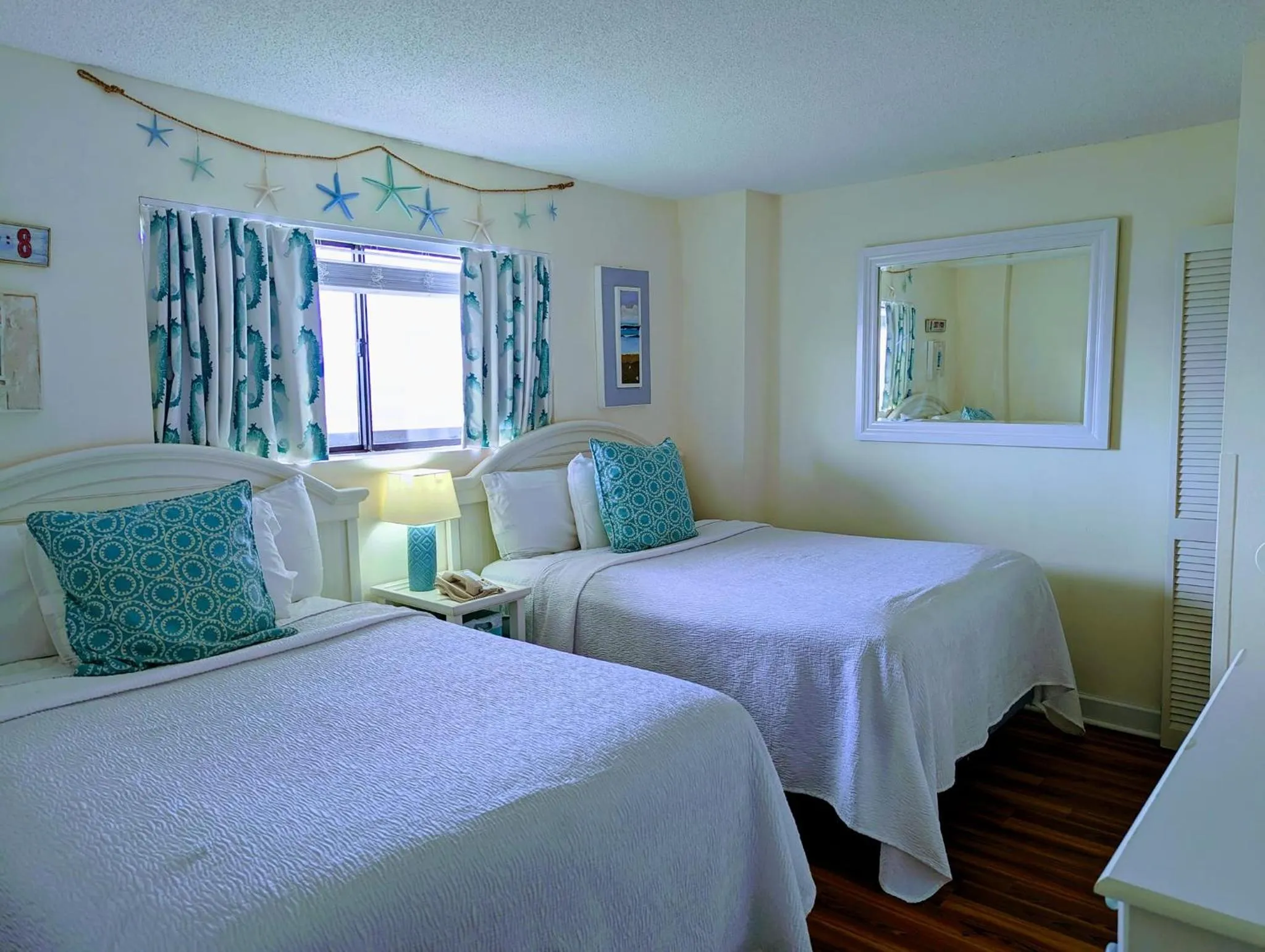 Bed in Shell Island Resort - All Oceanfront Suites