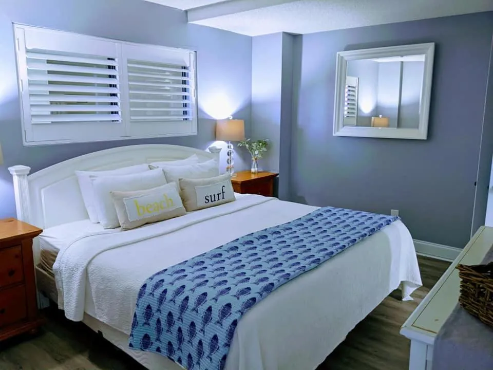 Bed in Shell Island Resort - All Oceanfront Suites
