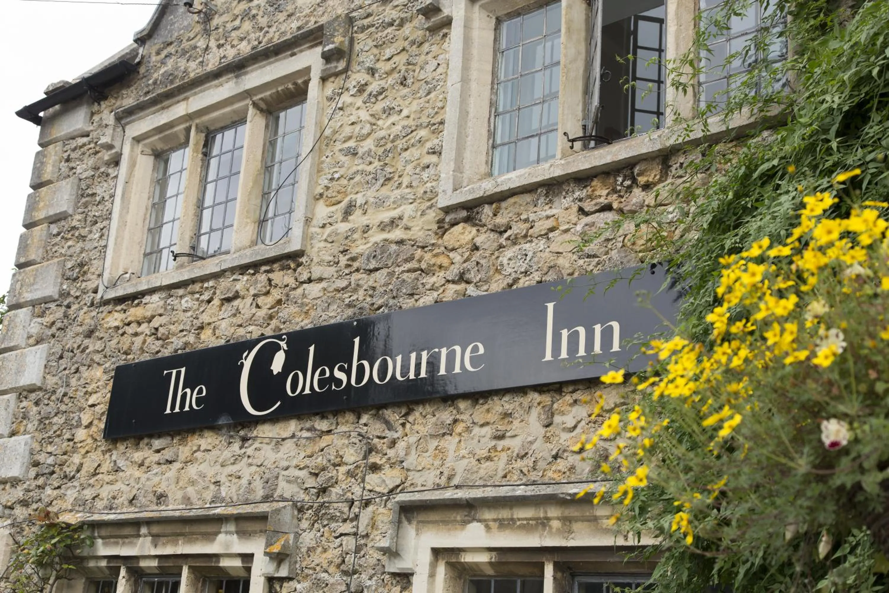 Facade/entrance in The Colesbourne Inn