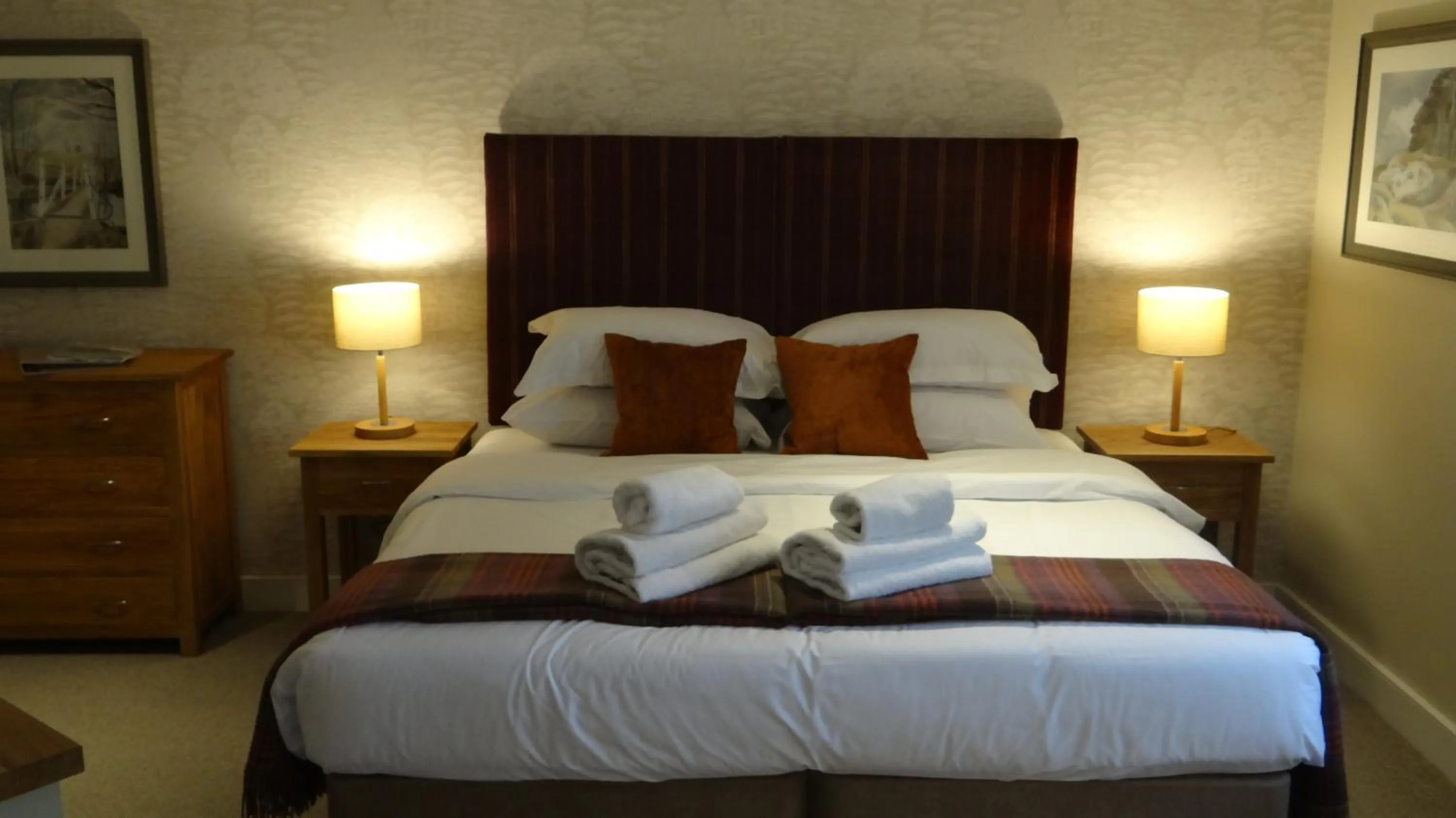 Bed in The Colesbourne Inn