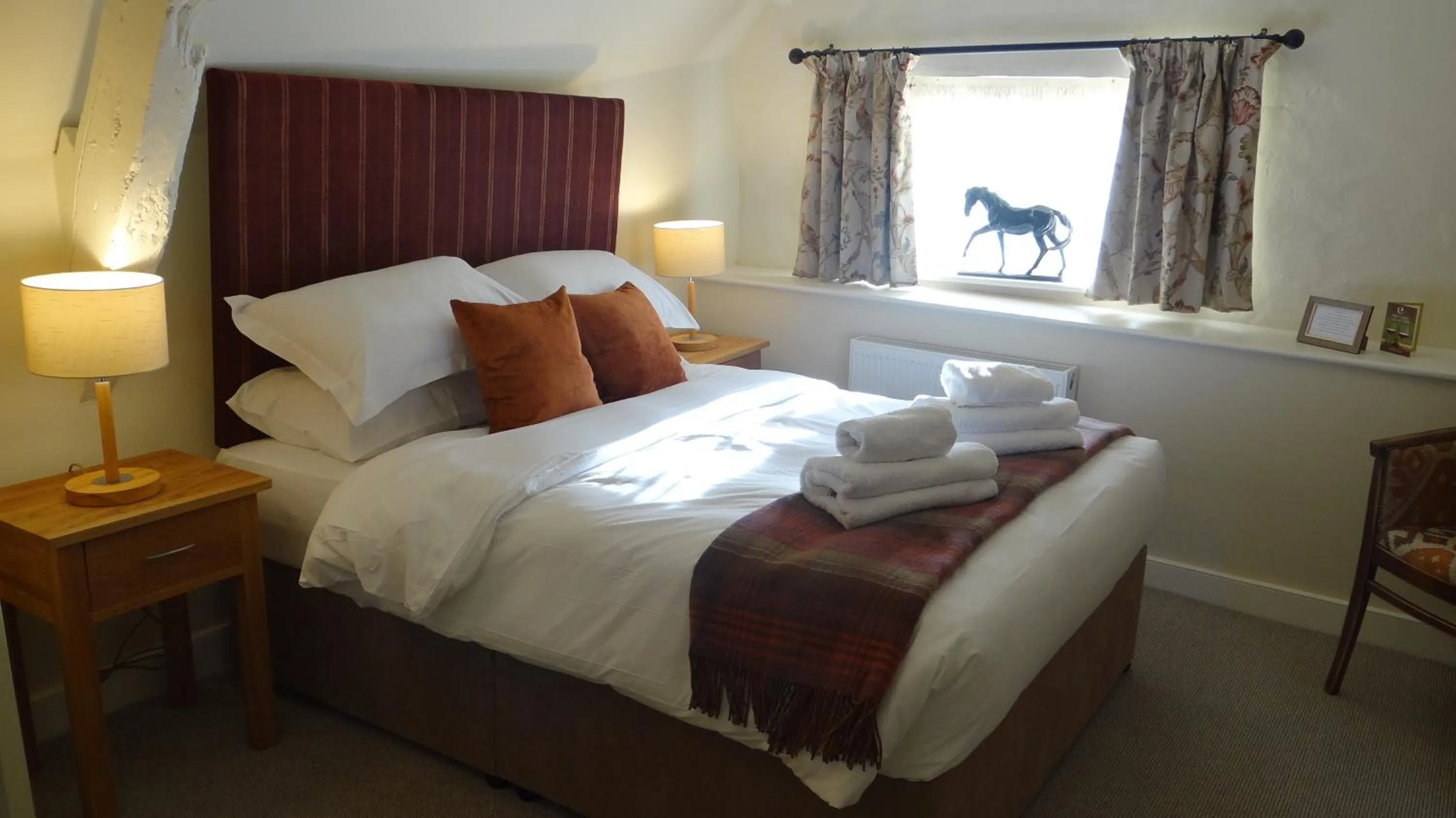 Bed in The Colesbourne Inn