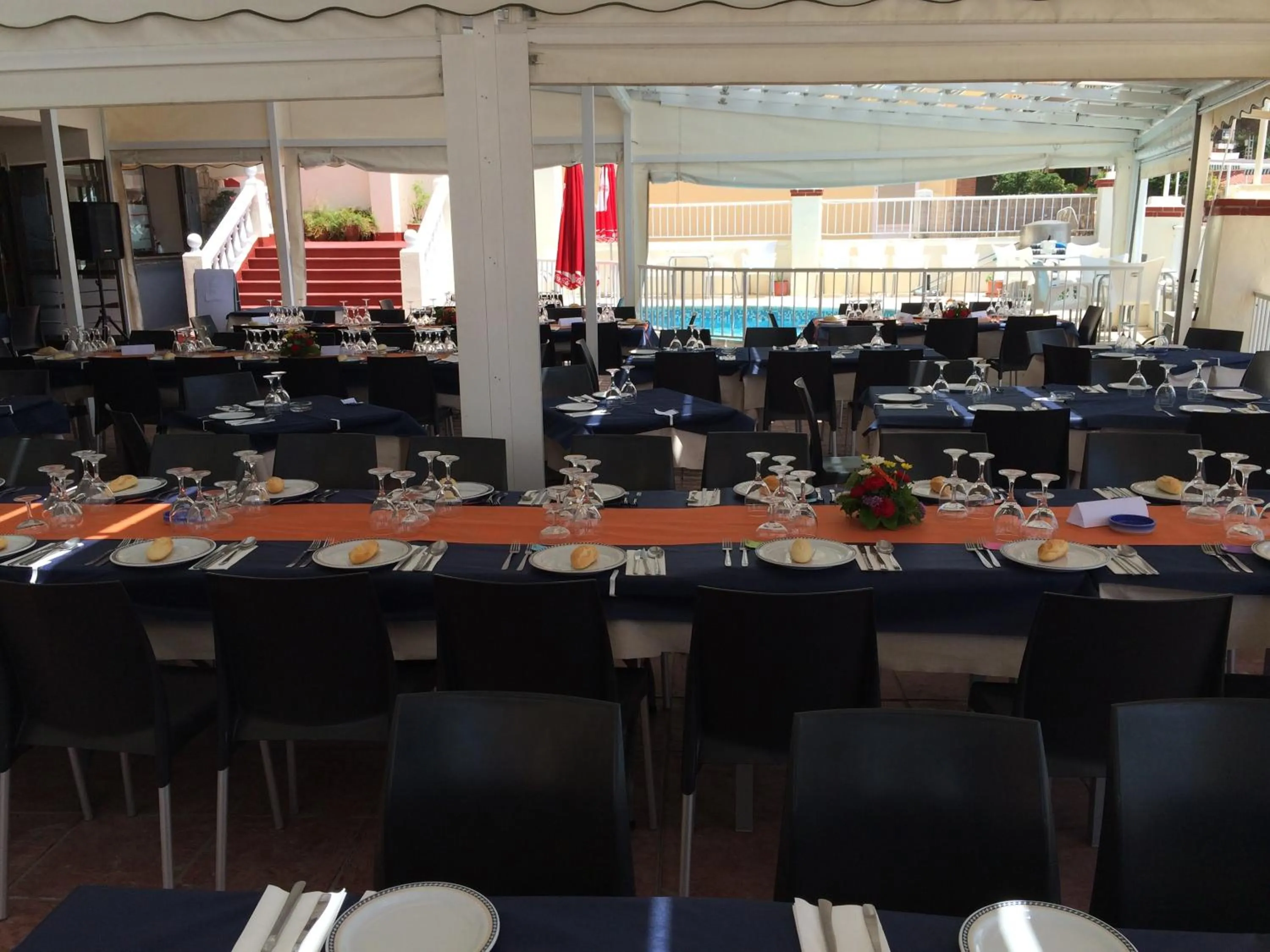 Restaurant/places to eat in El Chalet