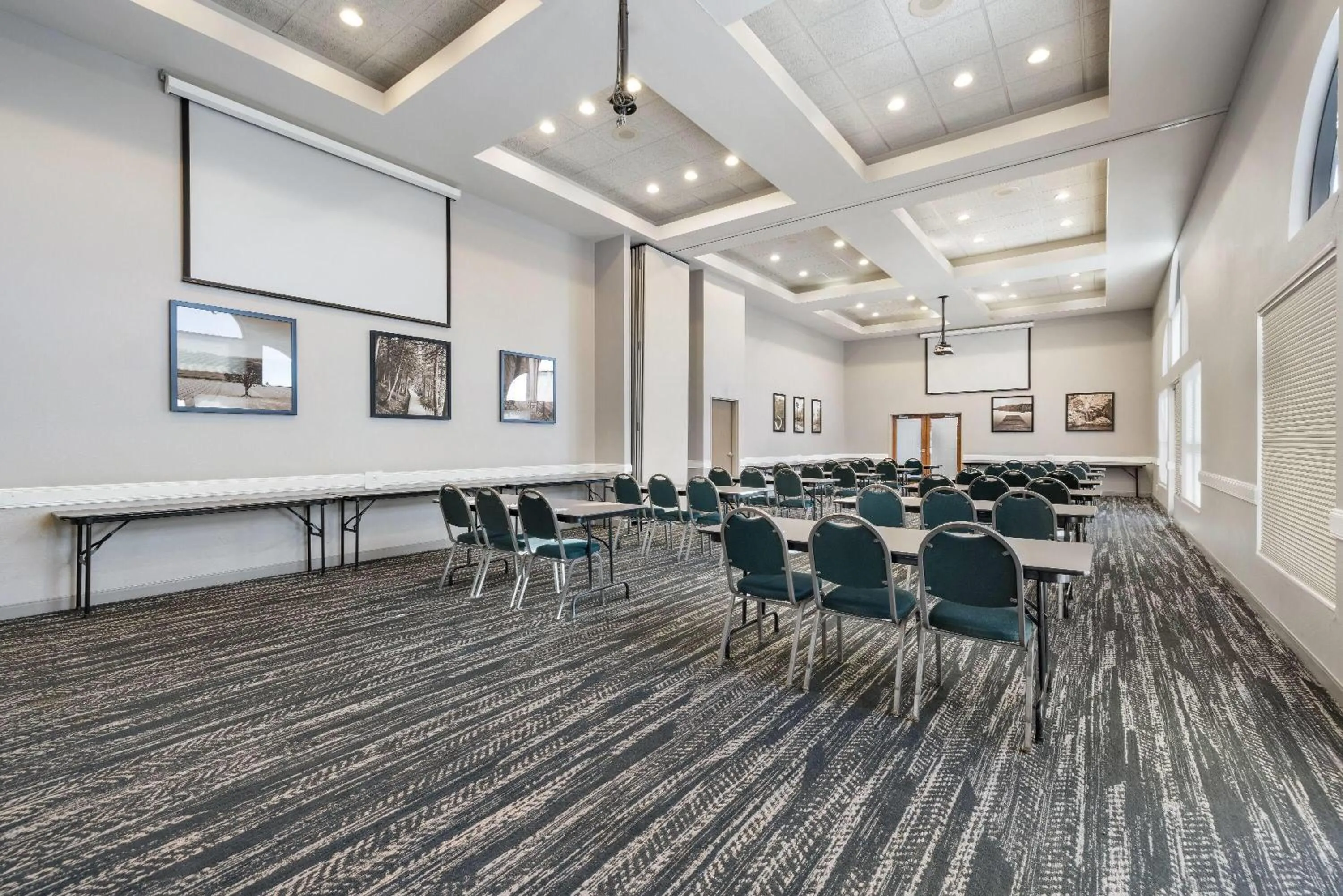 Meeting/conference room in AmericInn by Wyndham Valley City Conference Center