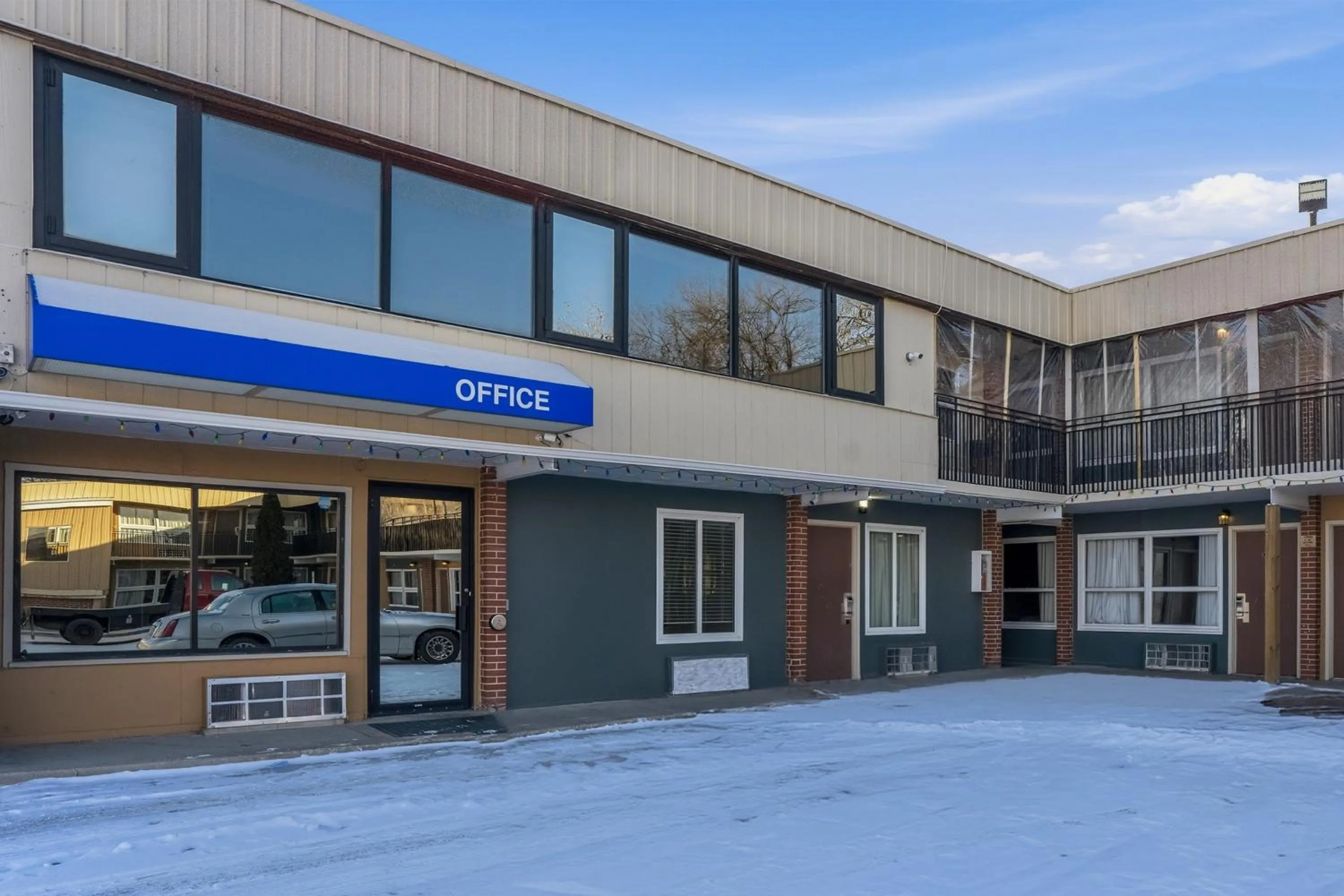 Facade/entrance in Devils Lake Inn By OYO Near Devils Lake Regional Airport