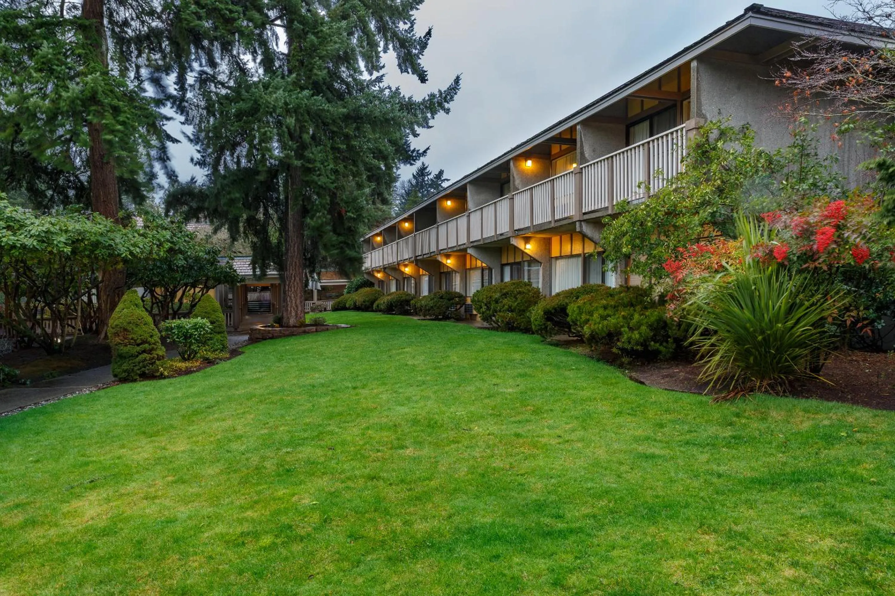 Property building in Red Lion Hotel Bellevue