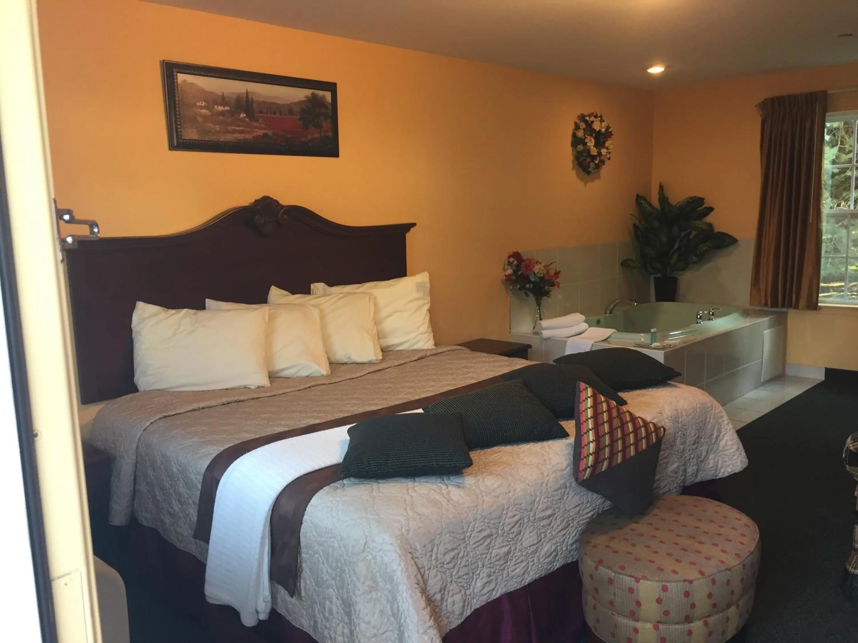 Bed in Relax Inn Galloway