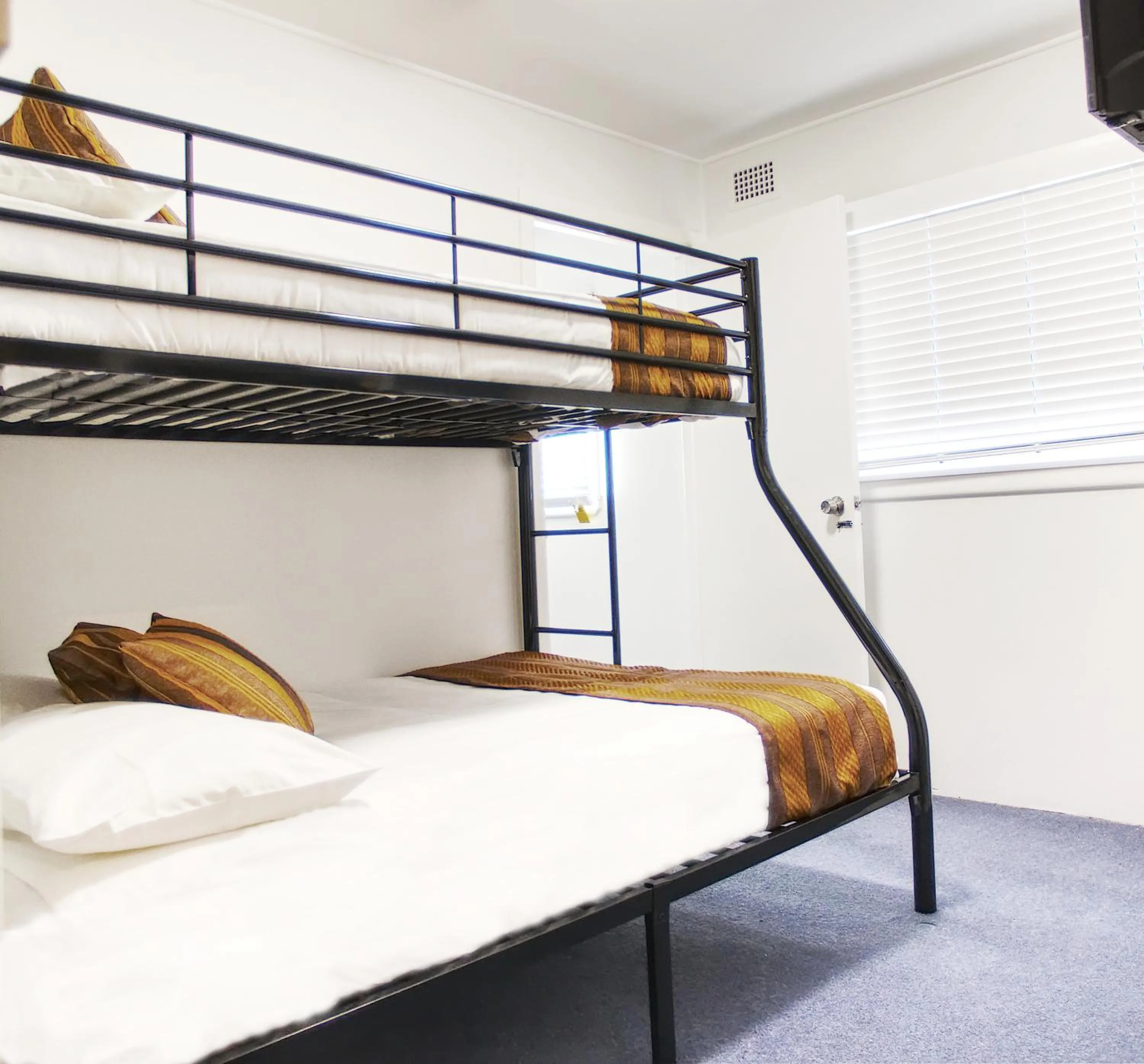 bunk bed, Bed in Selwyn Star Motel