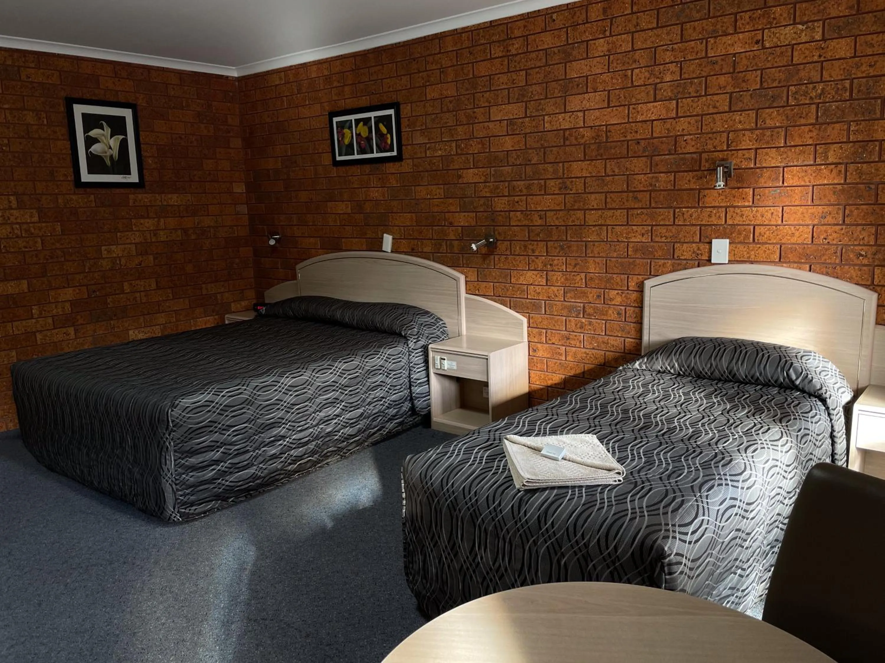 Bedroom, Bed in Yambil Inn