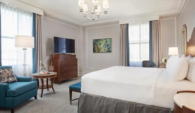 Bed in Peabody Memphis