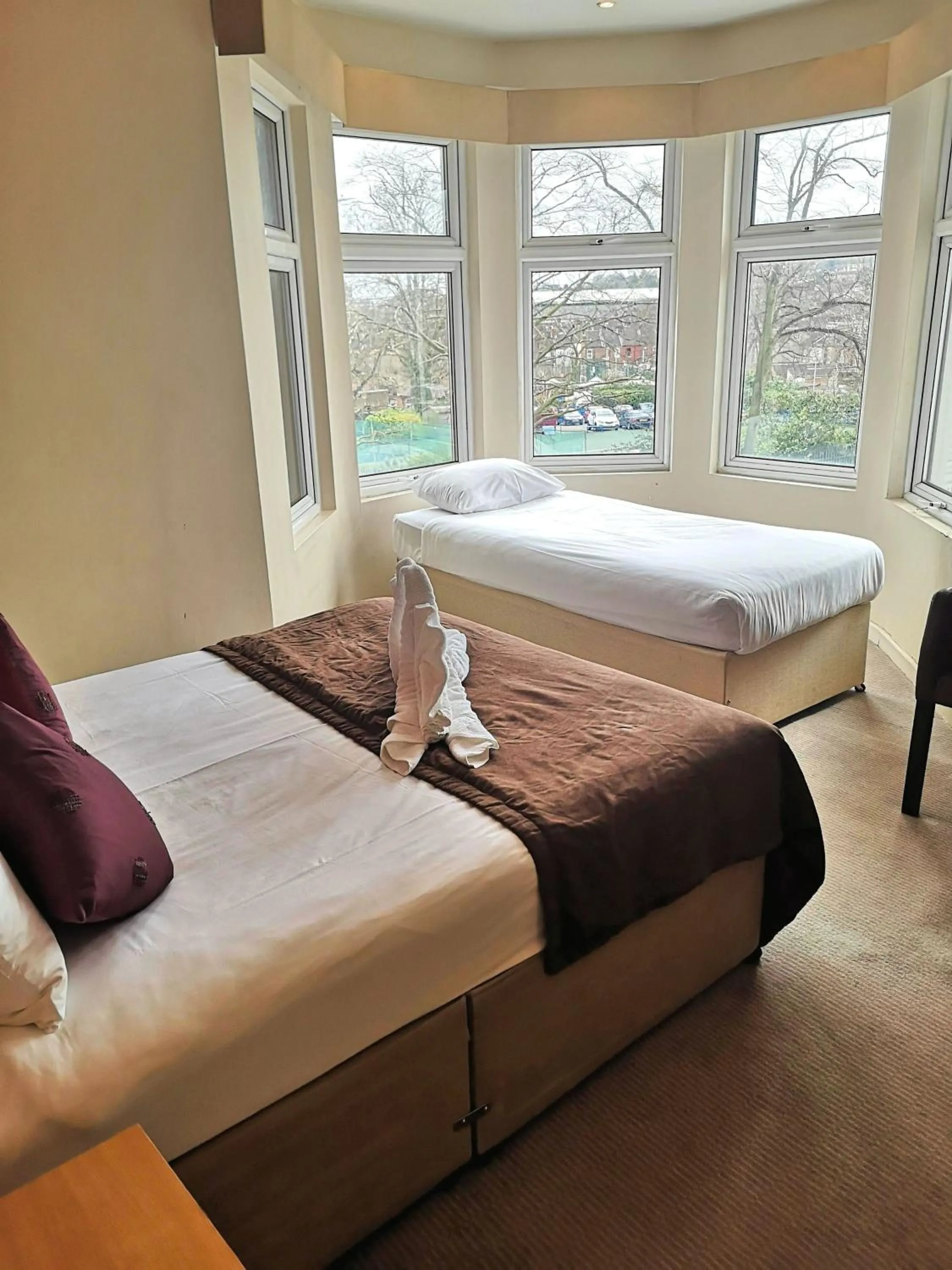 Bedroom, Bed in OYO The Luton Hotel