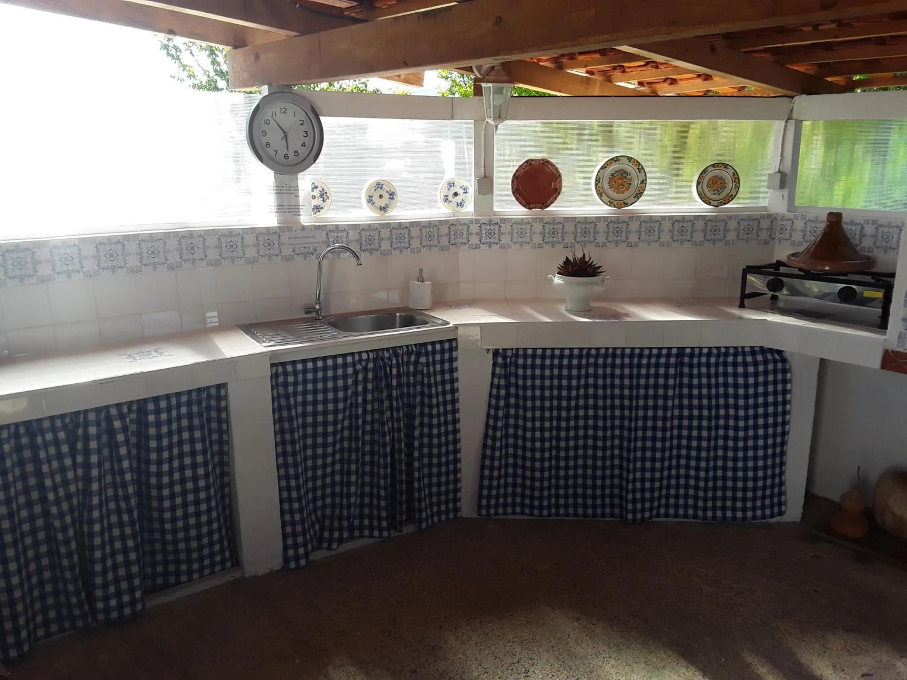 Communal kitchen in Quinta Camargue