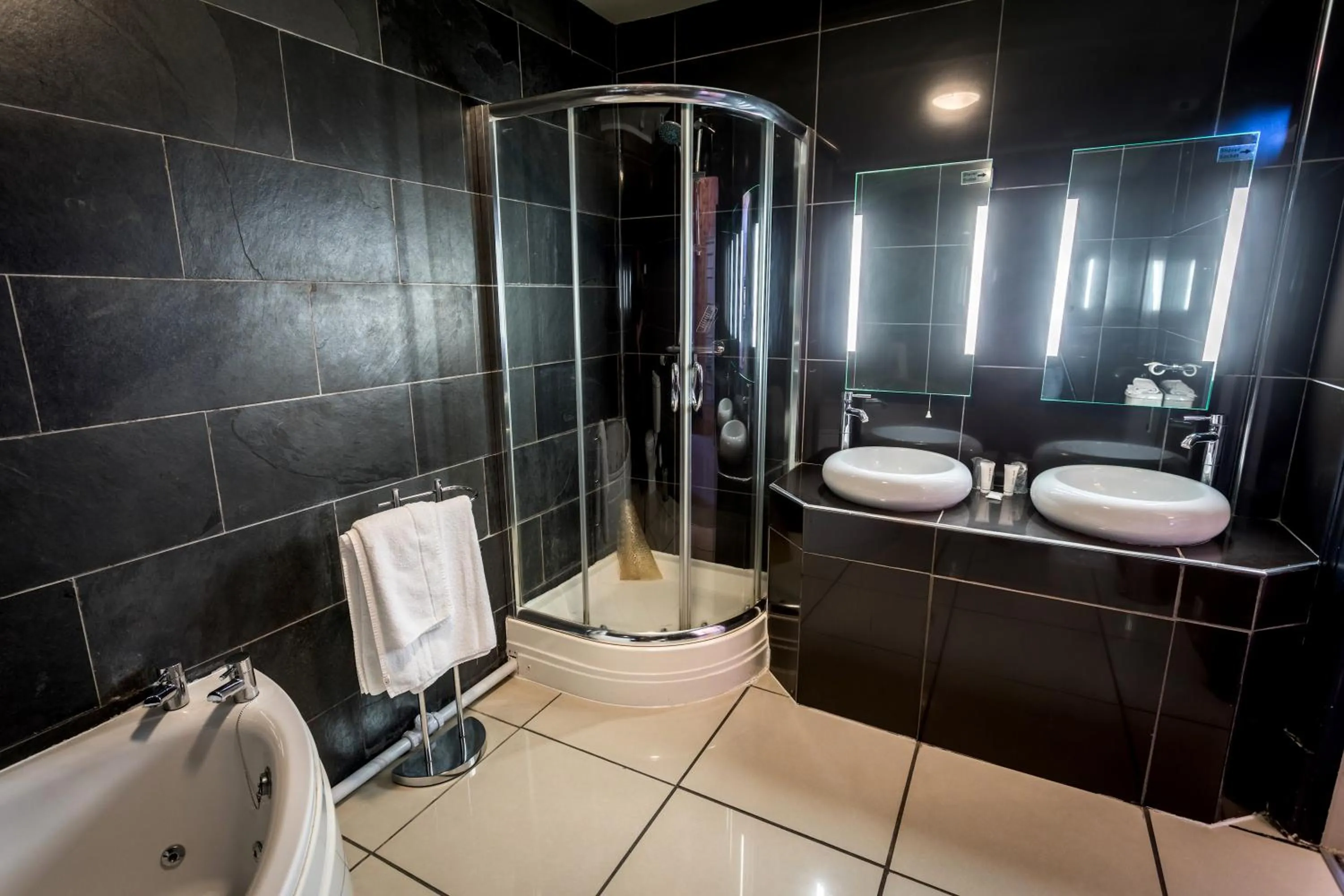 Bathroom in Best Western The Grand Hotel Hartlepool
