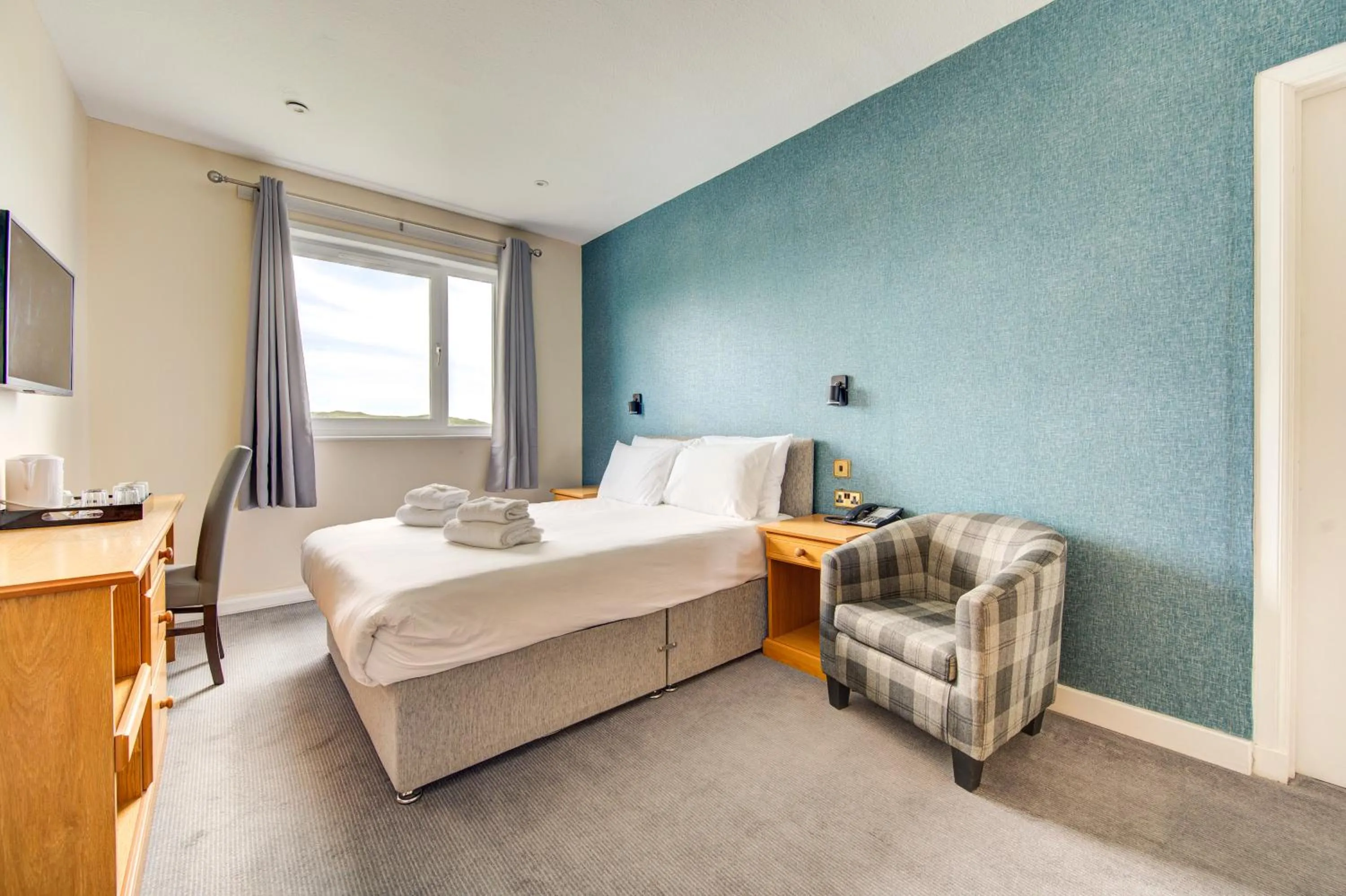 Bed in The Morar Hotel