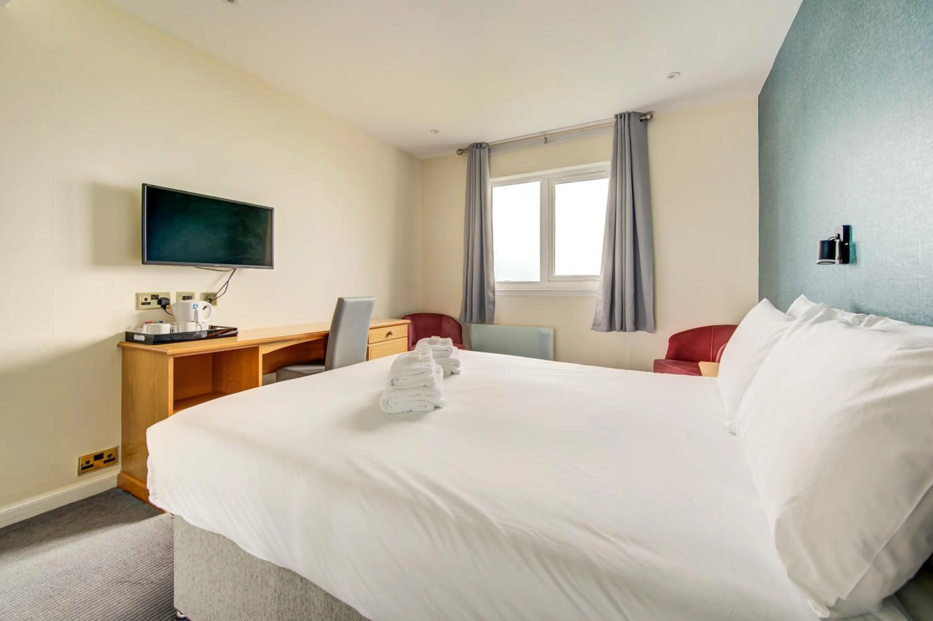 Bed in The Morar Hotel