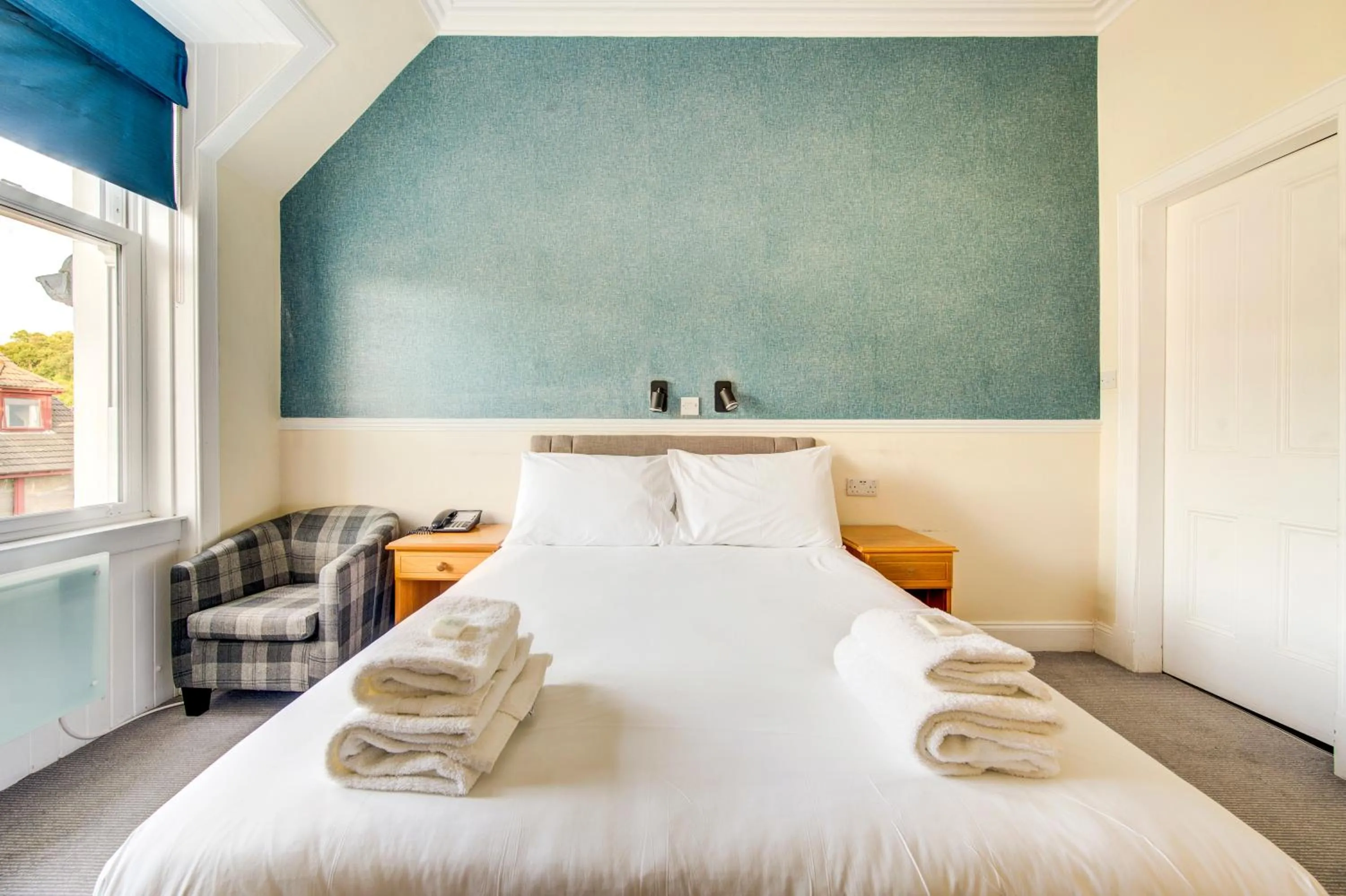 Bed in The Morar Hotel