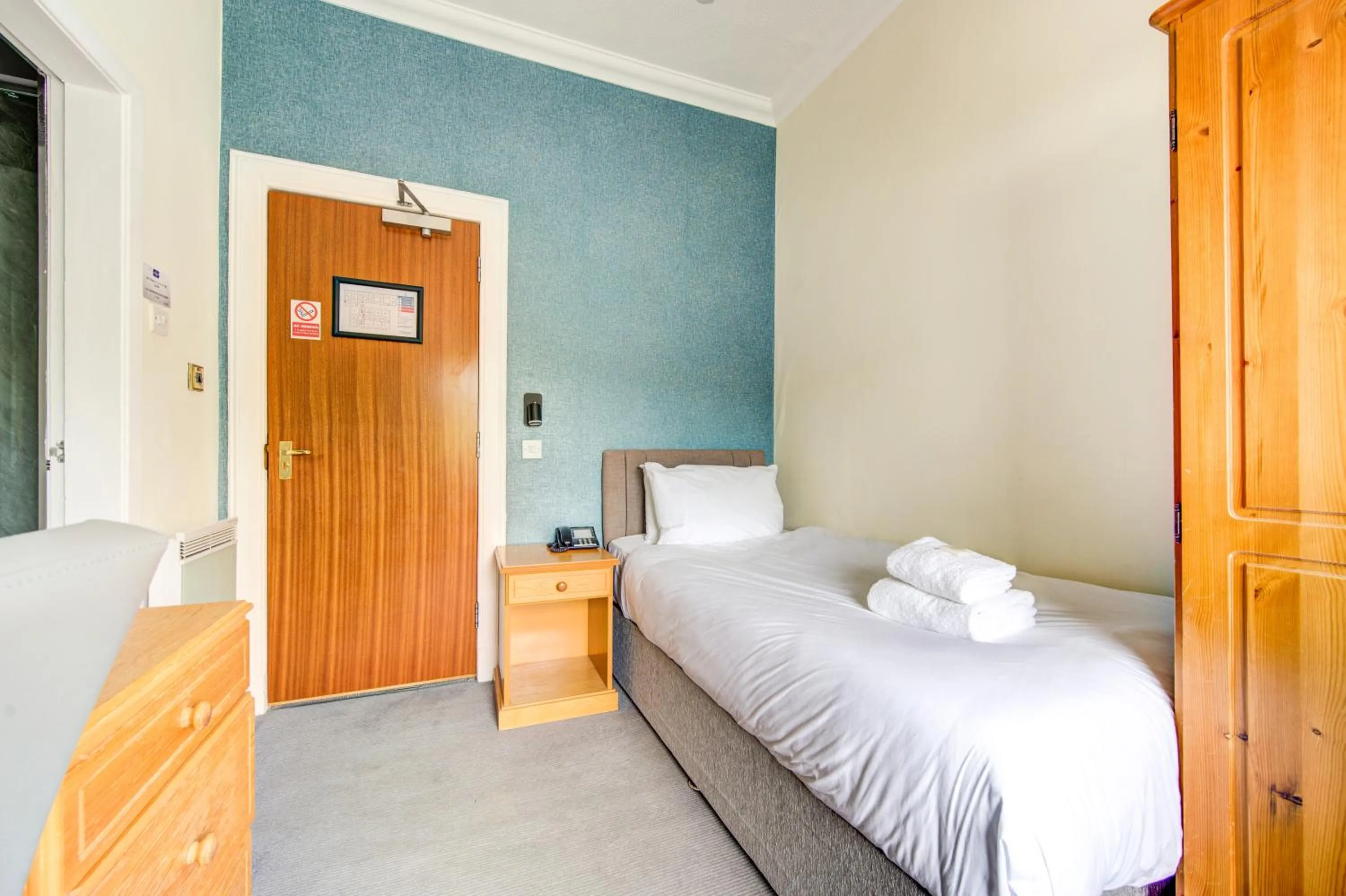 Bed in The Morar Hotel