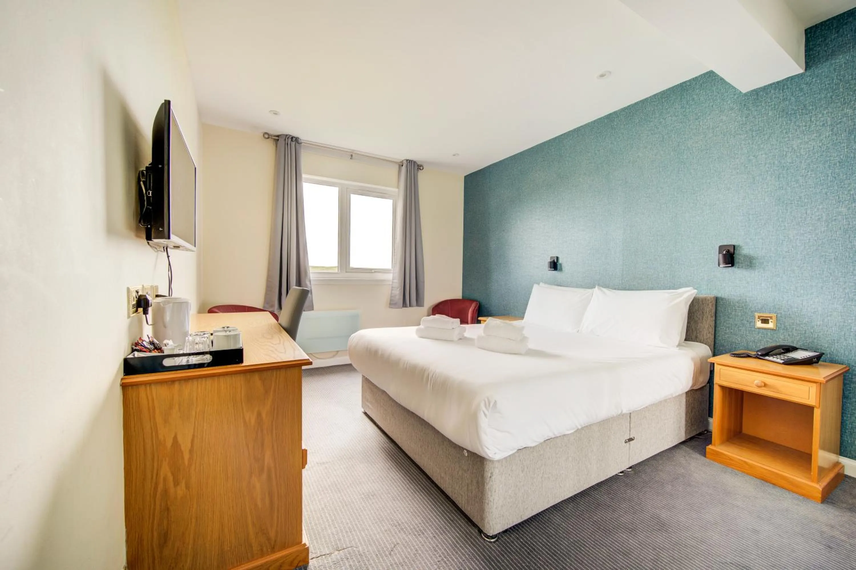 Bed in The Morar Hotel