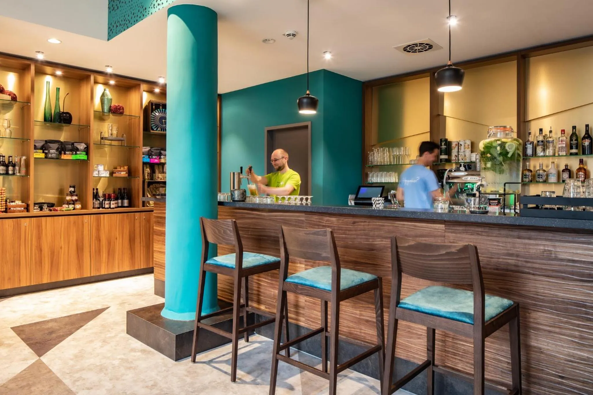 Lounge or bar in Holiday Inn - the niu, Rig Lübeck by IHG