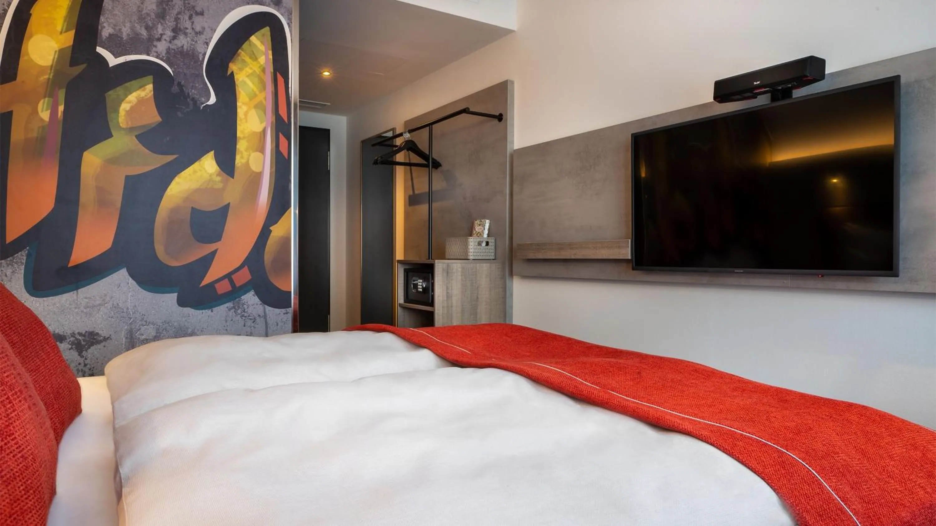 Photo of the whole room, Bed in Holiday Inn - the niu, Hide Berlin Friedrichshain by IHG