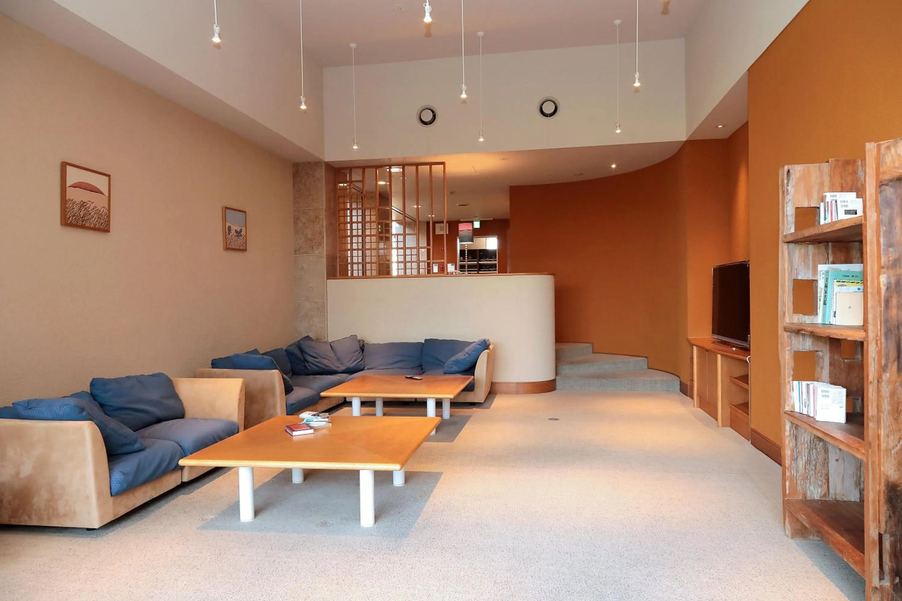 Communal lounge/ TV room in B&B Forest Shima