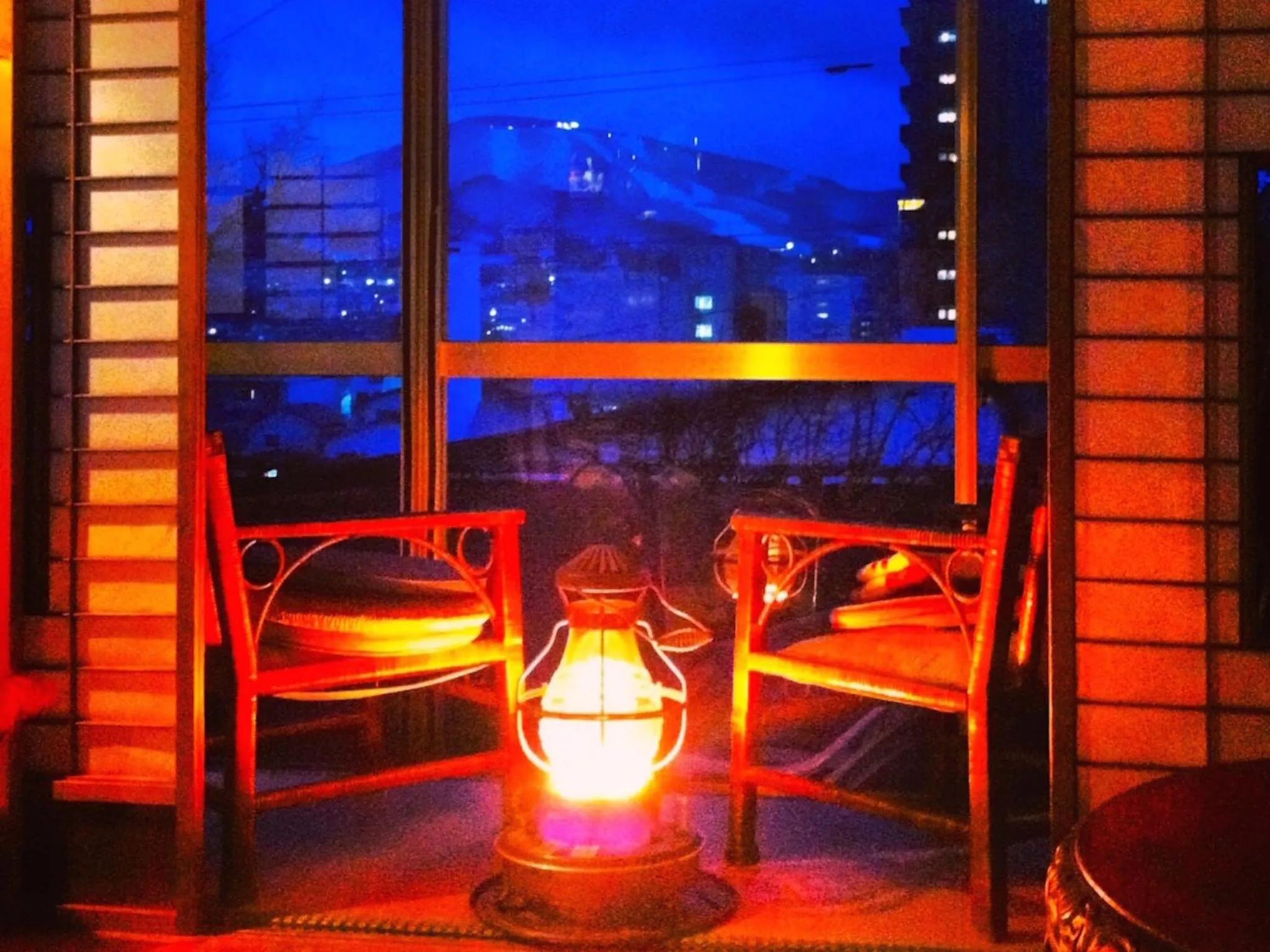 Communal lounge/ TV room in The Otaornai Backpacker's Hostel Morinoki