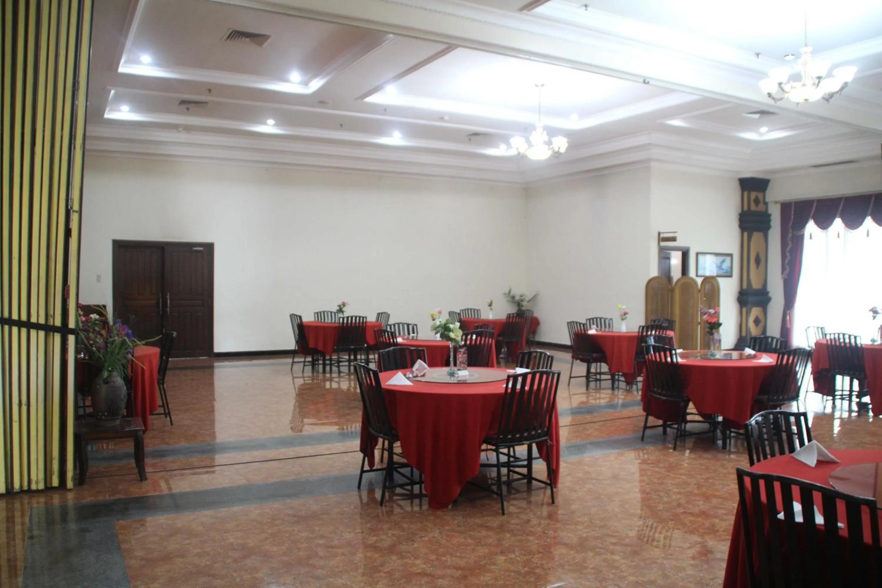 Restaurant/places to eat in Mega Bintang Sweet Hotel