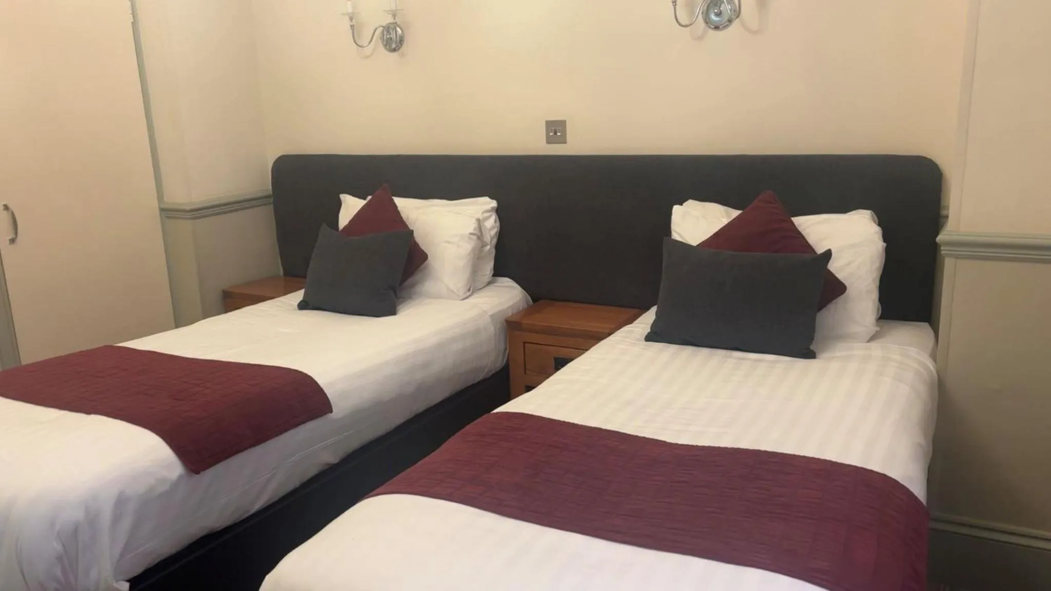 Bedroom, Bed in Windermere Park B&B inc Free off-site Health Club