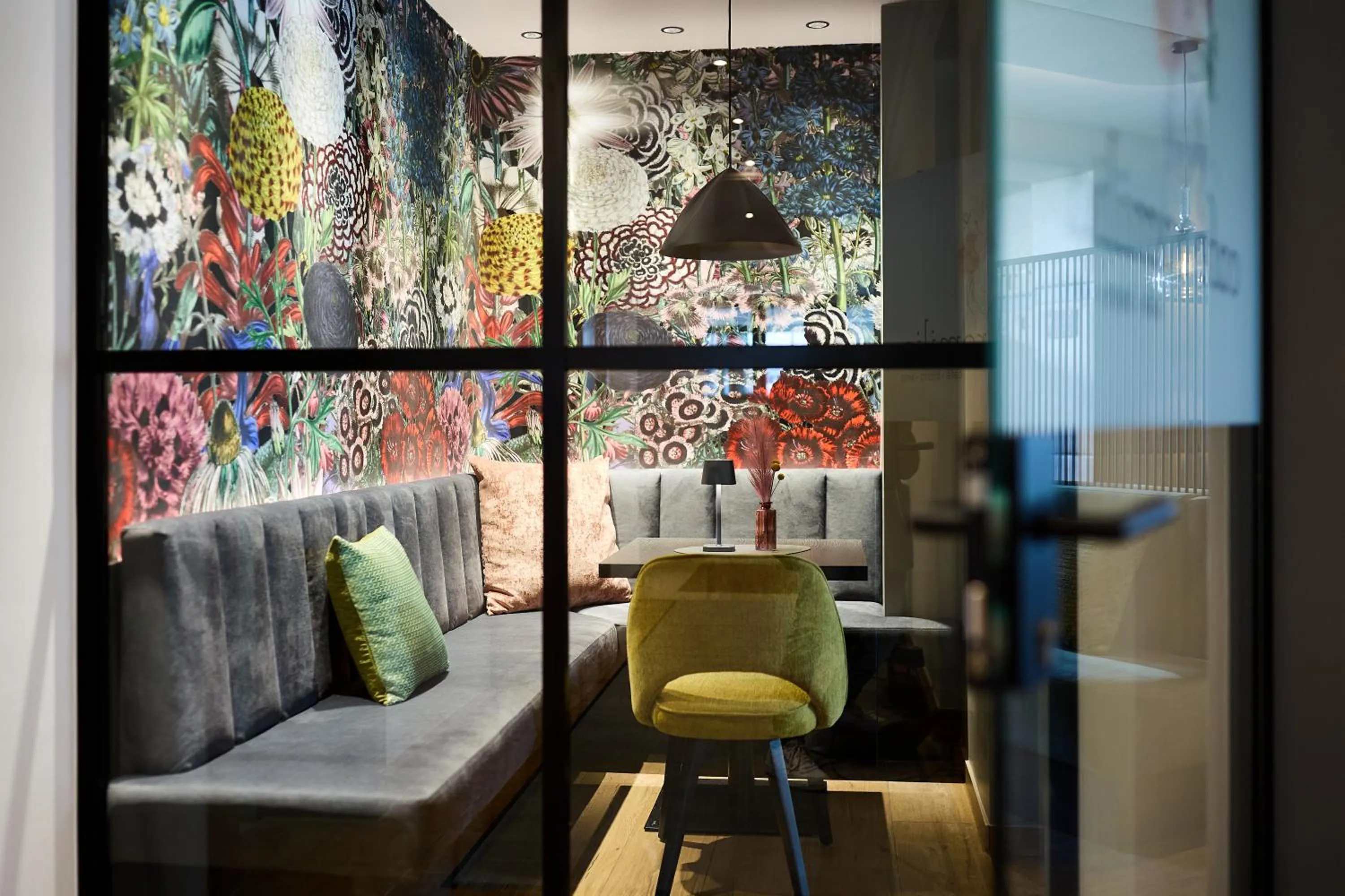 Restaurant/places to eat in Boutique Hotel Diana