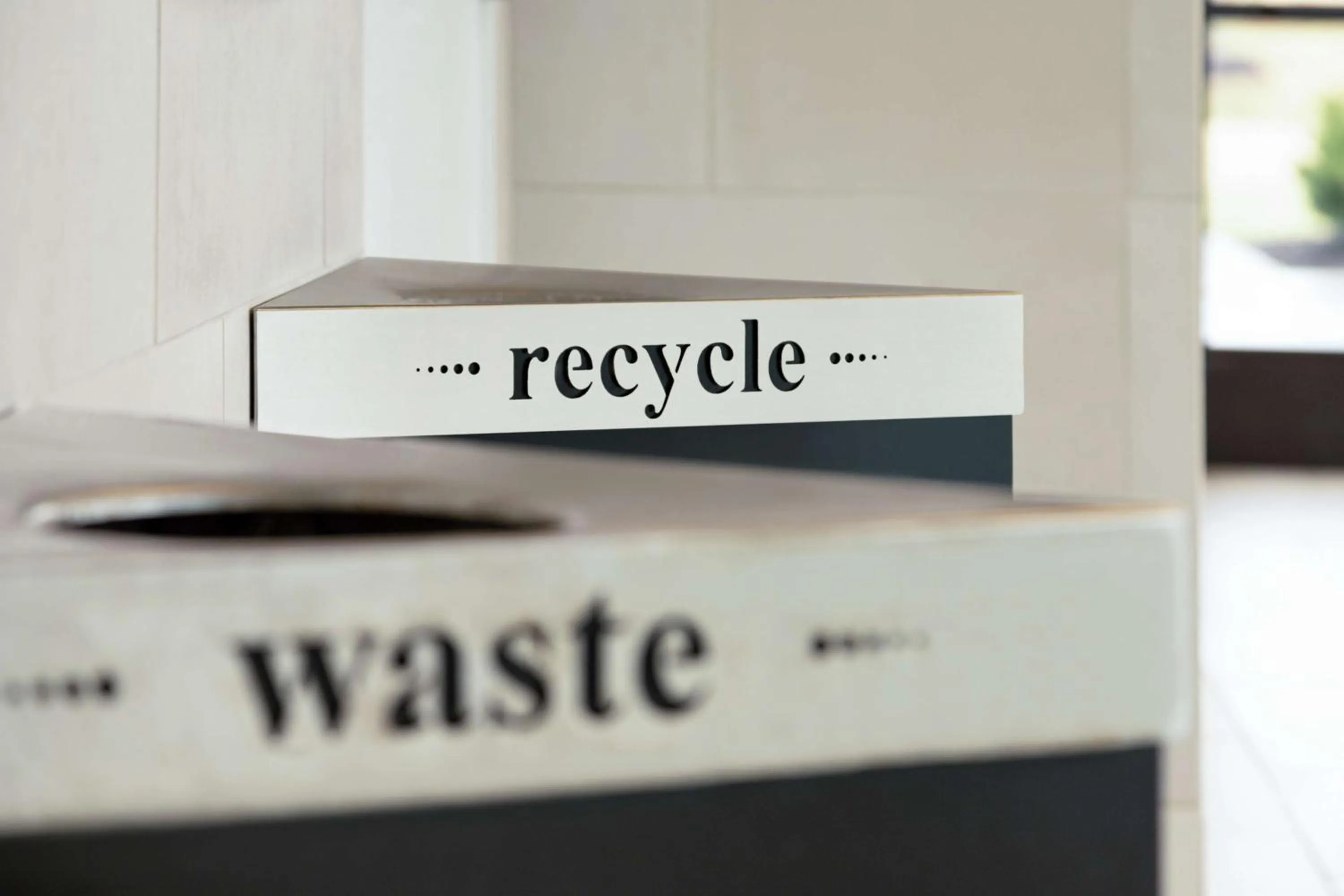 Property building in Hampton Inn & Suites Overland Park South