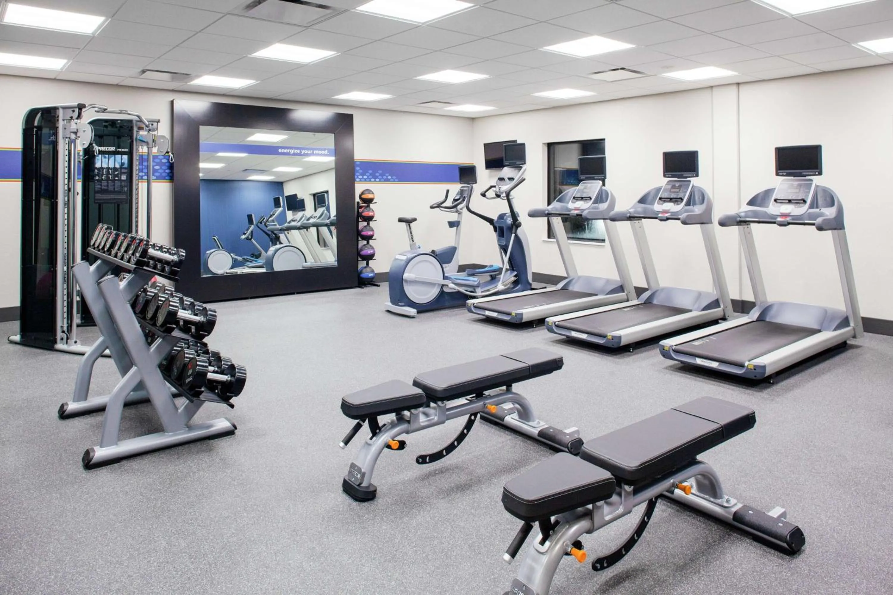 Fitness centre/facilities in Hampton Inn & Suites Overland Park South